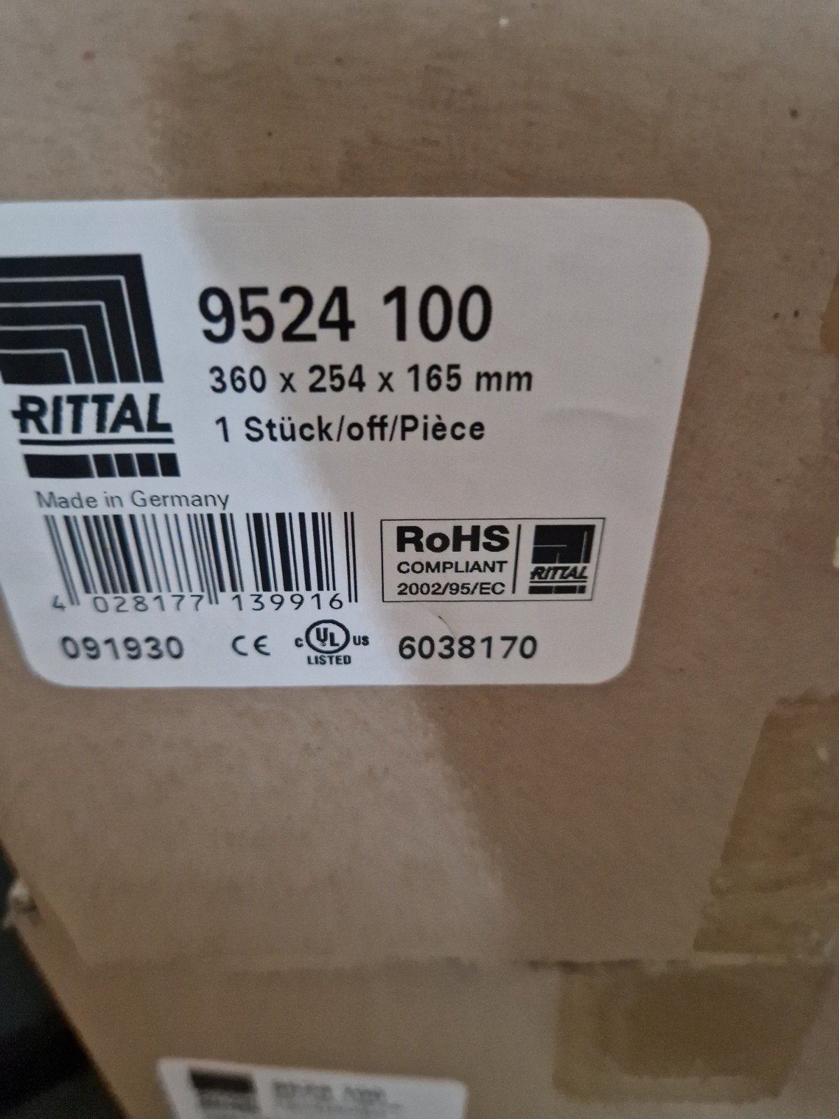 Rittal lege kast, Ophalen
