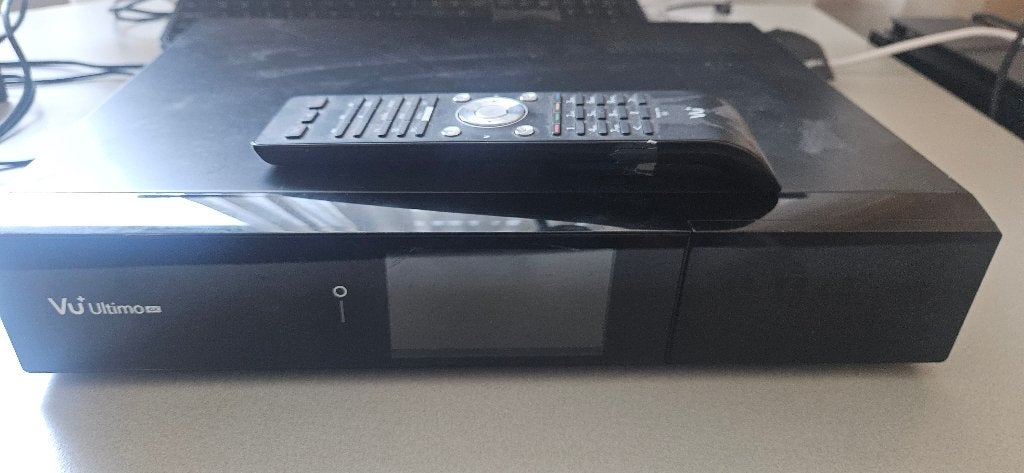 VU+ Ultimo 4K + 500GB + DVB-C FBC + 2x Satelliettuner, Ophalen of Verzenden, Zo goed als nieuw, Decoder