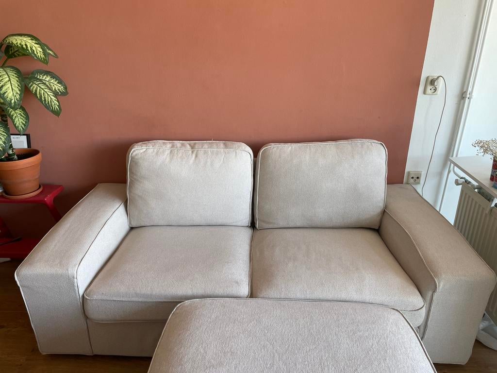 Ikea KIVIK 2-zits bank met poef en extra set hoezen, Huis en Inrichting, Banken | Sofa's en Chaises Longues, Ophalen, Gebruikt