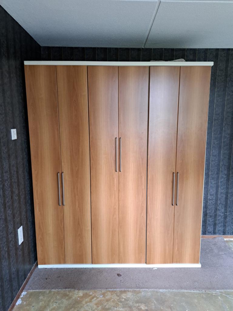 Gratis Kledingkast, Ophalen of Verzenden, Gebruikt, 50 tot 75 cm, 150 tot 200 cm