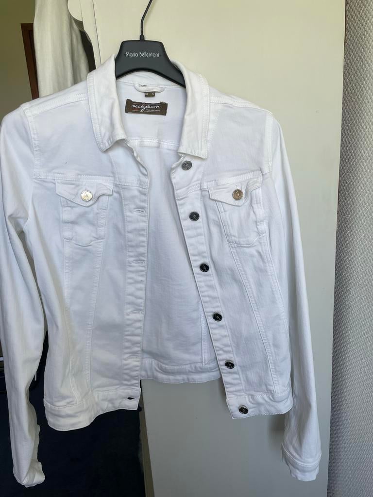 Witte spijkerjasje van Nick Jean, maat 36 (S), Kleding | Dames, Ophalen of Verzenden, Zo goed als nieuw, Maat 36 (S), Wit