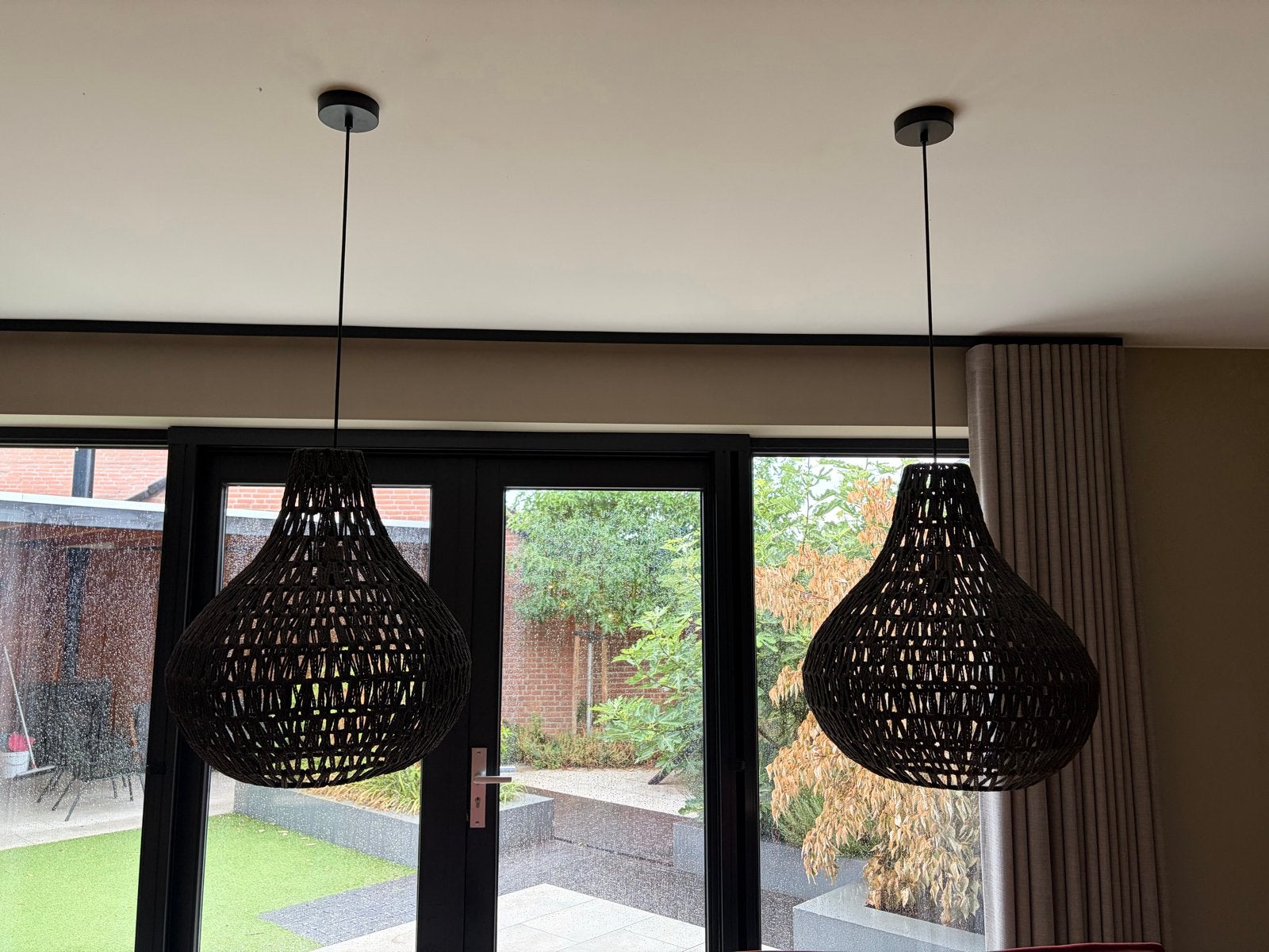 Set van 2 rotan hanglampen, merk Zuiver, Zwart, Ophalen, Zo goed als nieuw, Natuurlijk materiaal, E27 (groot)