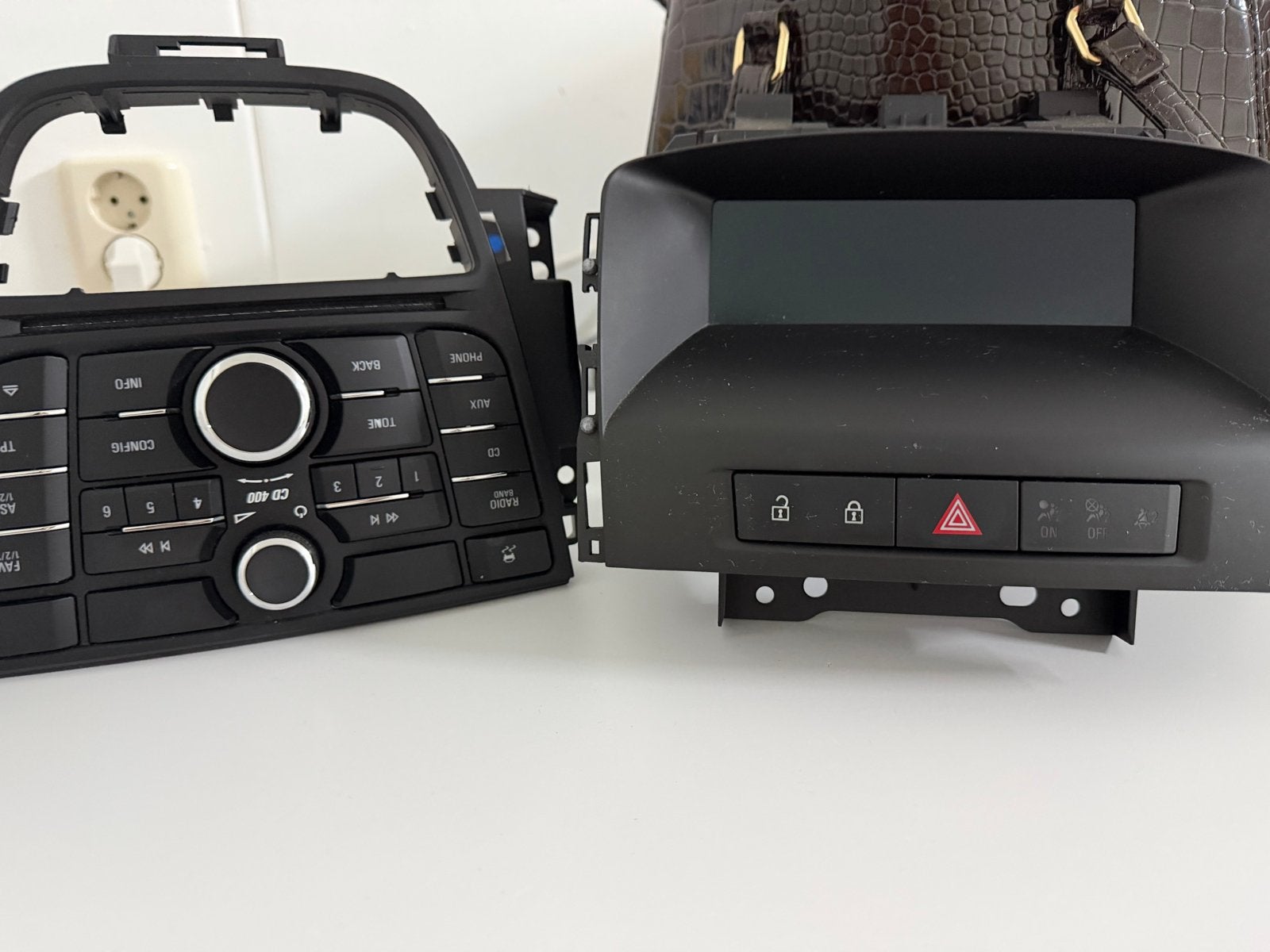 Opel Astra J Radio CD 400 met display en bedieningspaneel, Ophalen, Gebruikt