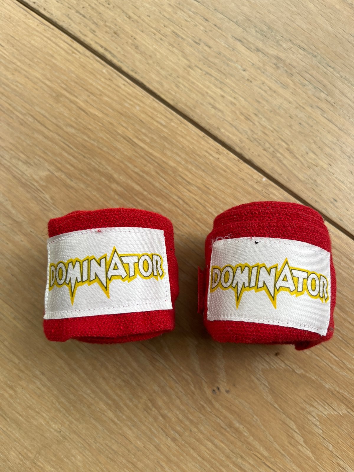 Boks zwachtels dominator, Ophalen
