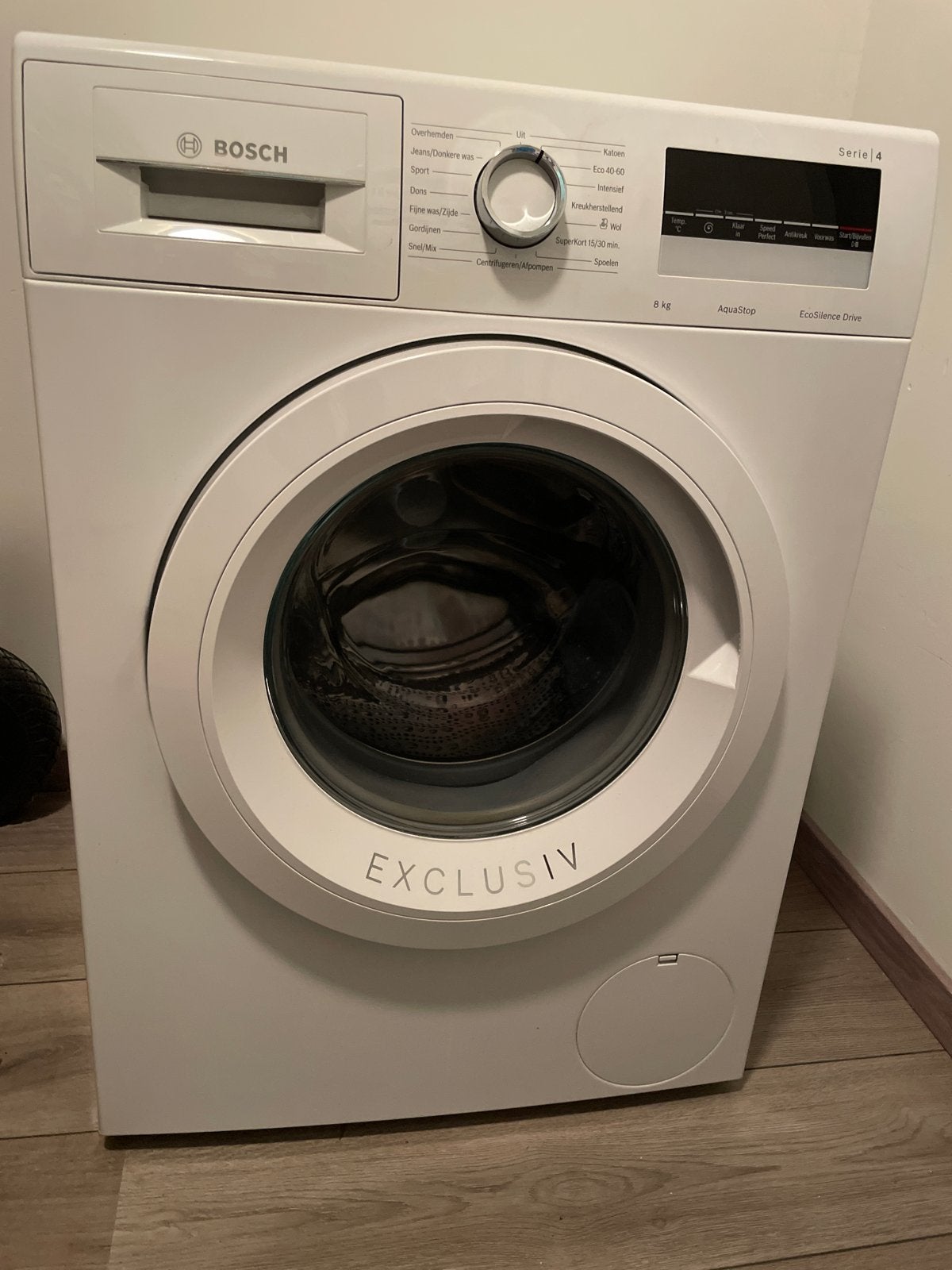 Wasmachine Bosch serie 4 EXCLUSIV 8 kg Gebruikt, Goede Staat, Ophalen, 1200 tot 1600 toeren, Gebruikt, 8 tot 10 kg