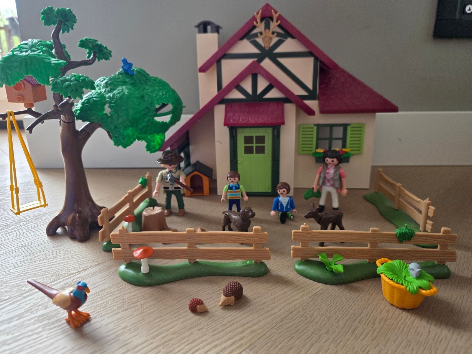 Playmobil Boswachtershuis met figuren en accessoires, Gebouw, Complete set, Ophalen of Verzenden, Zo goed als nieuw