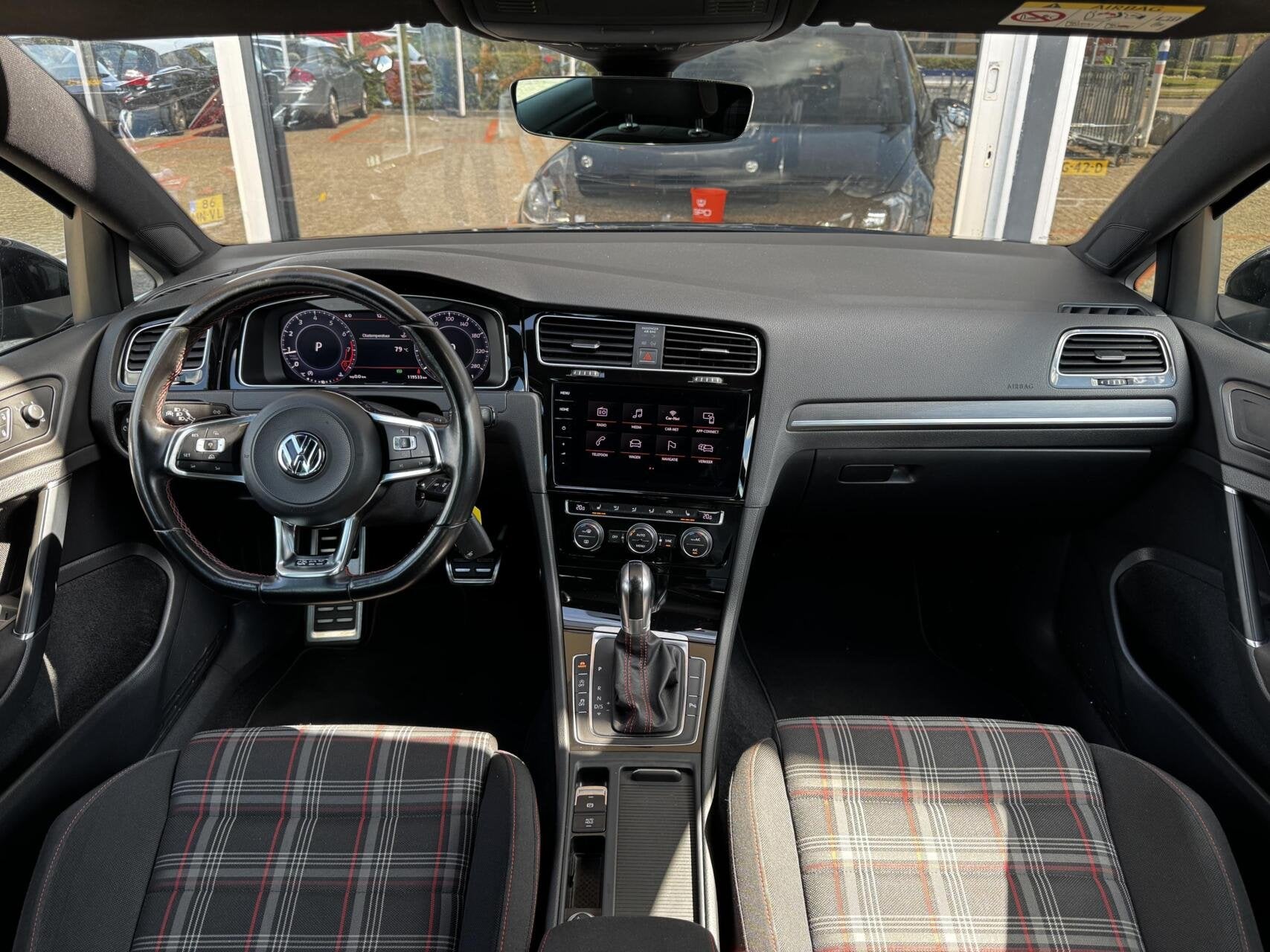 Volkswagen Golf 2.0 TSI GTI Performance|320PK|Pano|Carpl|LED, Gebruikt, 4 cilinders, Zwart, Bedrijf