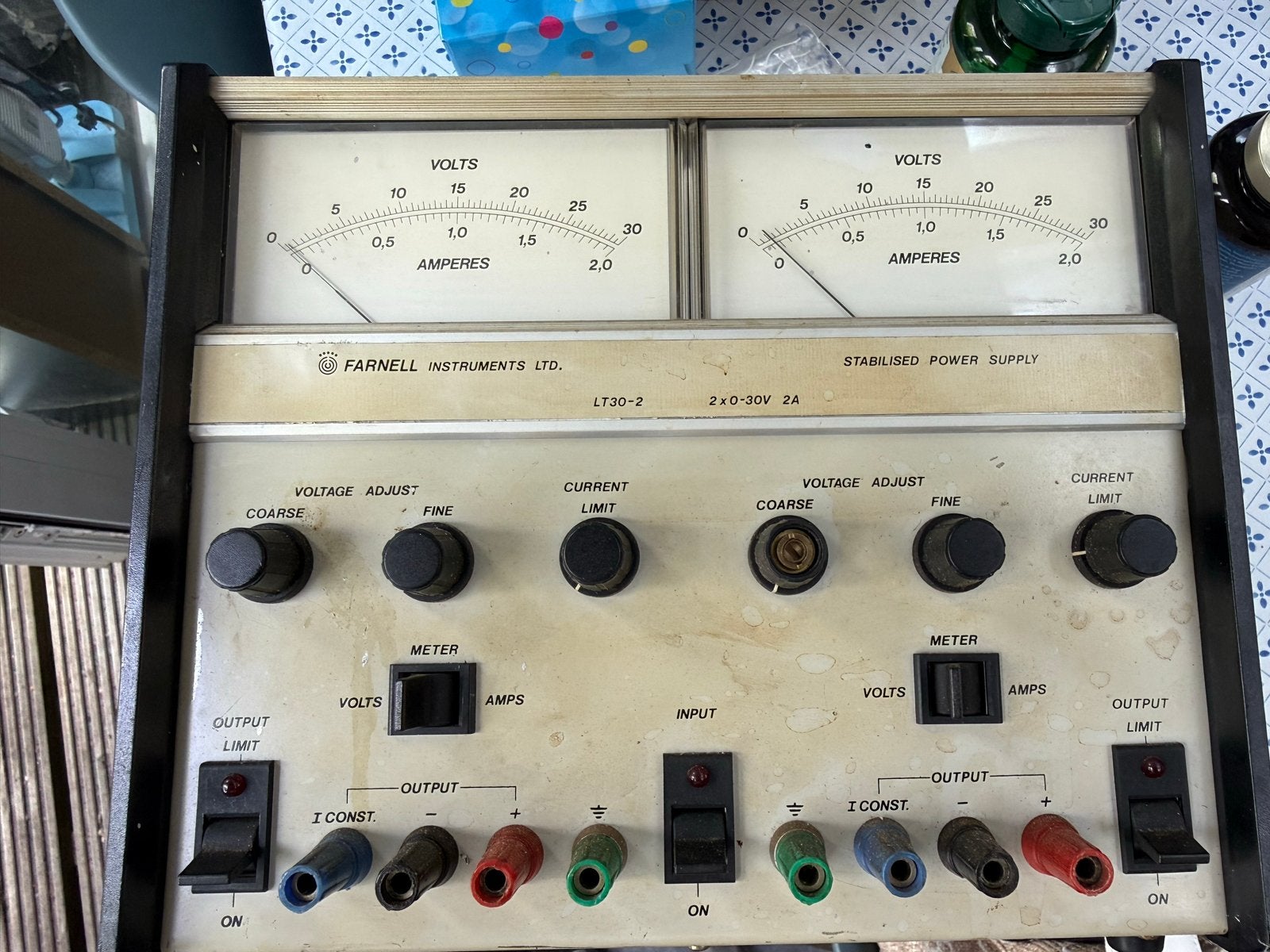Gestabiliseerde voeding (Farnell Instruments LT30-2), Ophalen, Gebruikt