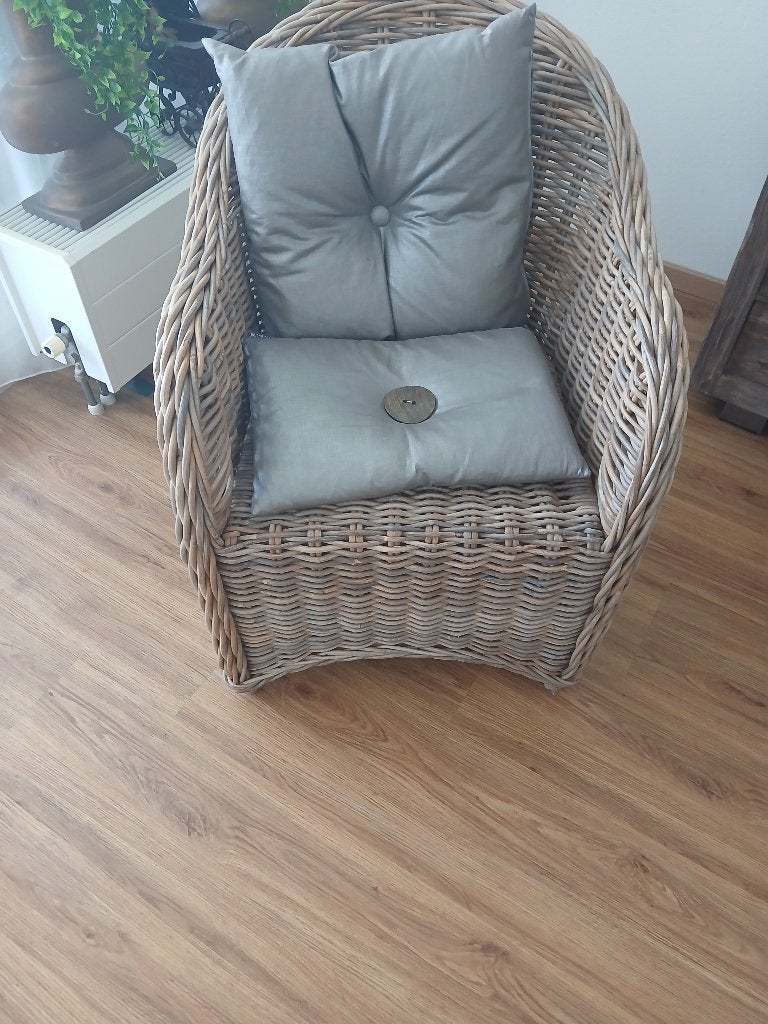 Rotan stoel met of zonder kussens, Huis en Inrichting, Stoelen, Ophalen, Bruin, Riet of Rotan, Zo goed als nieuw
