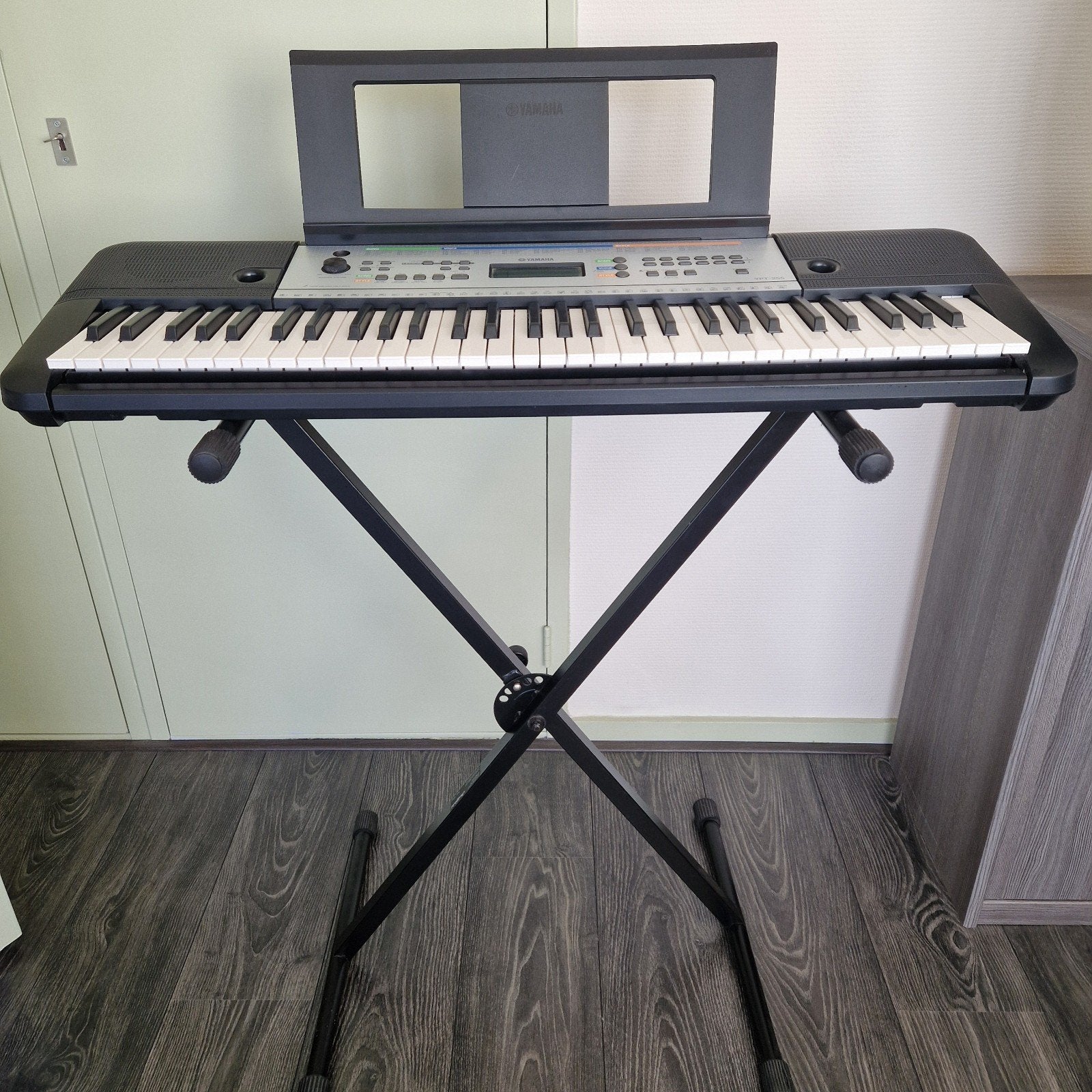 Yamaha YPT-255 keyboard met standaard en accessoires, Ophalen, Yamaha, Met standaard, 61 toetsen