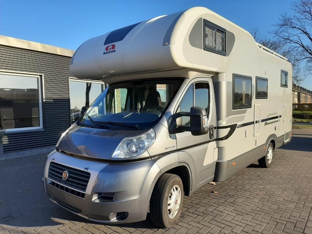 Adria Coral A 670 SL, enkele bedden, Caravans en Kamperen, Campers, Alkoof, Luifel, Fiat, Particulier
