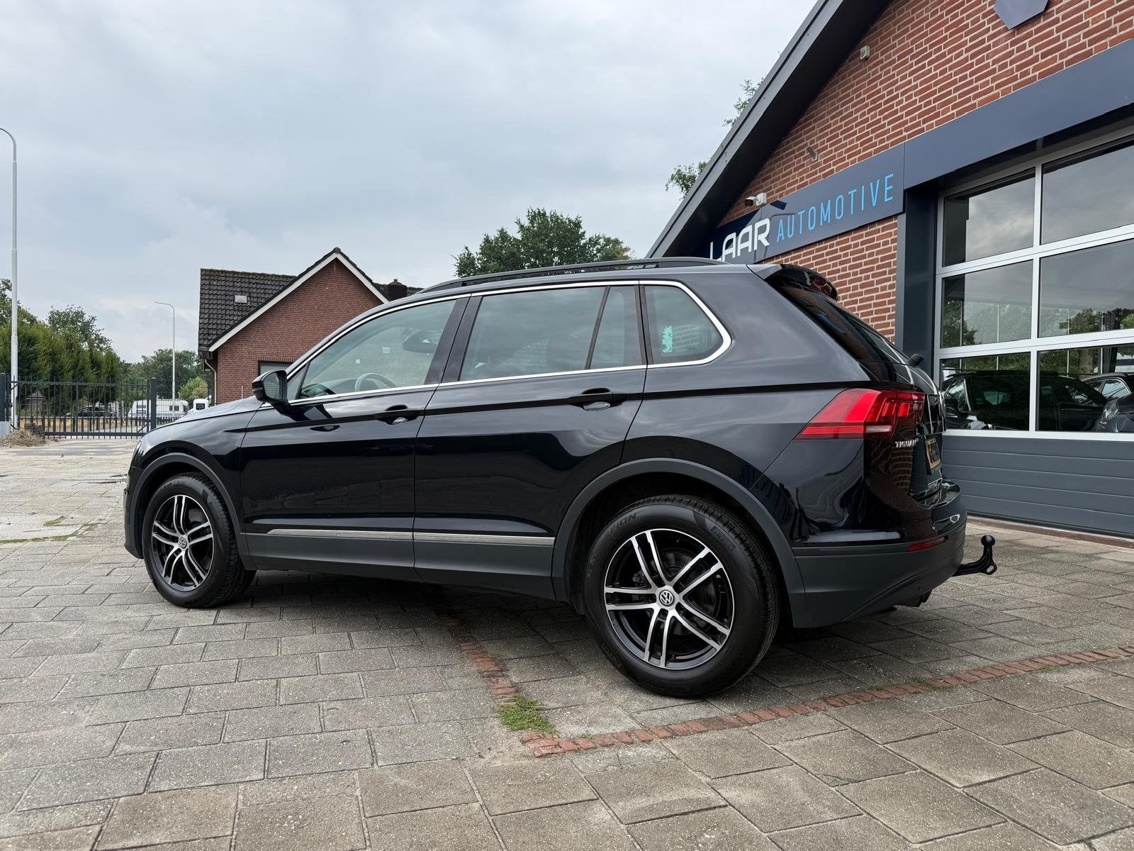 Volkswagen Tiguan 2.0 TSI 180PK 4Motion 4x4 Comfortline Auto, Automaat, Dealer onderhouden, Stof, Gebruikt