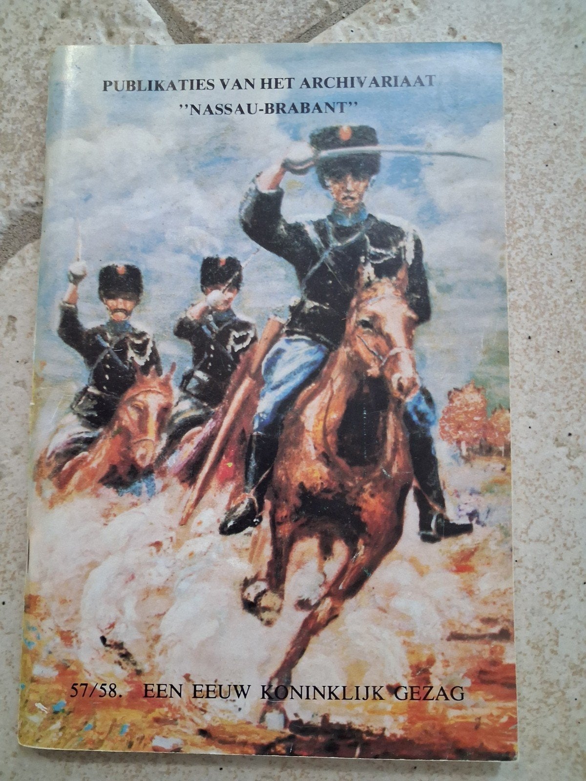 Een Eeuw Koninklijk Gezag: Brigade Koninklijke M, Ophalen of Verzenden, 20e eeuw of later, Gelezen, Onbekend