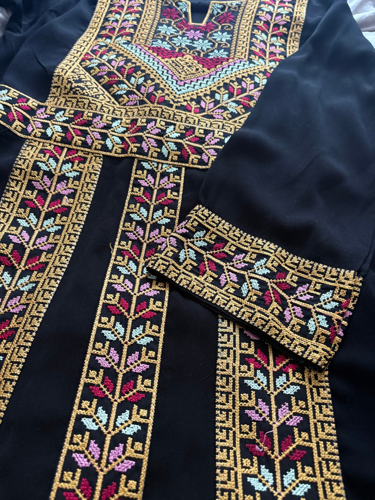 Prachtig geborduurd jurkje maat S, Kleding | Dames, Jurken, Ophalen of Verzenden, Gedragen, Maat 36 (S), Zwart