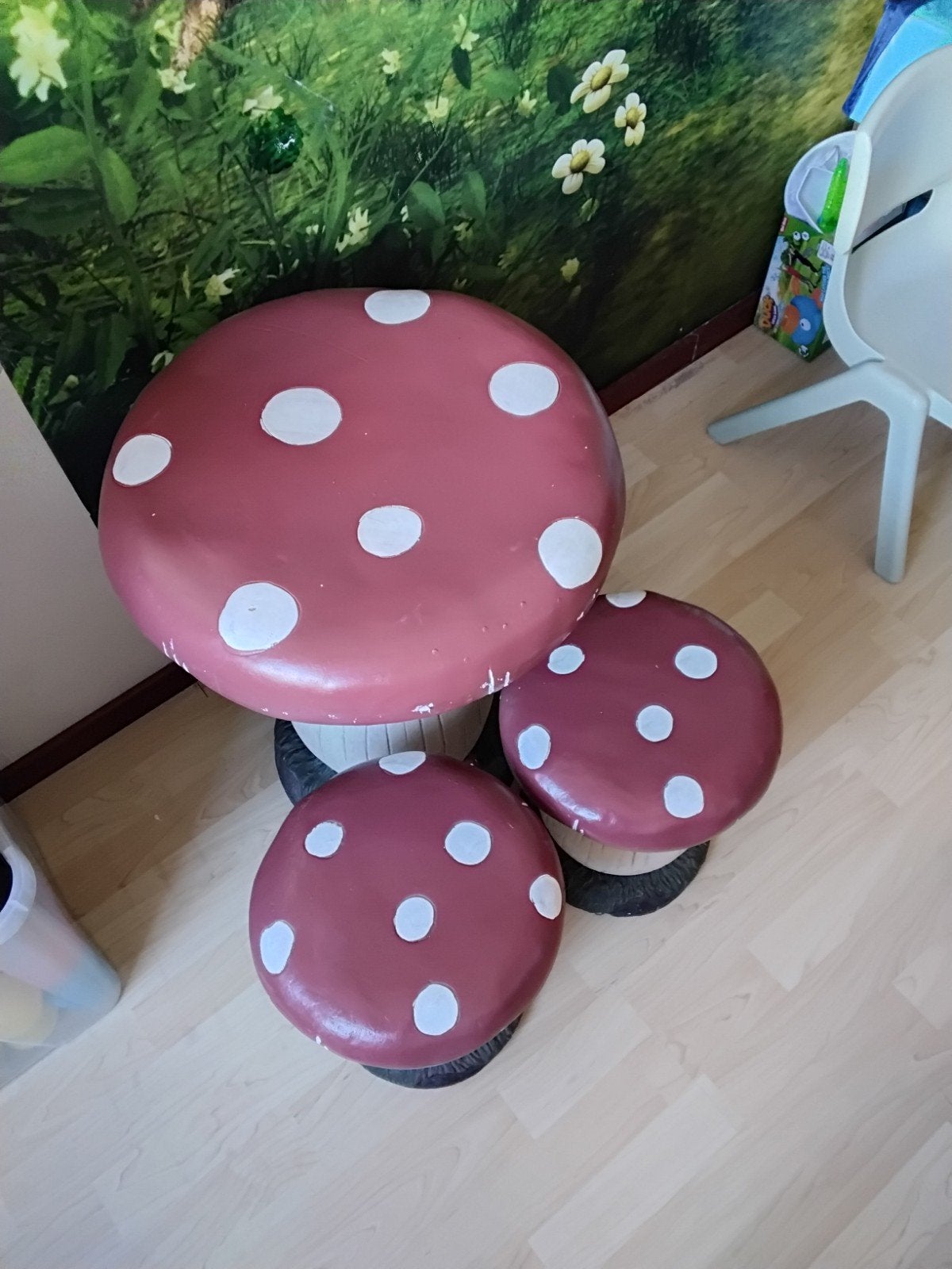 Set van 3 paddenstoel krukjes - decoratief en speels, Ophalen, Gebruikt, Stoel