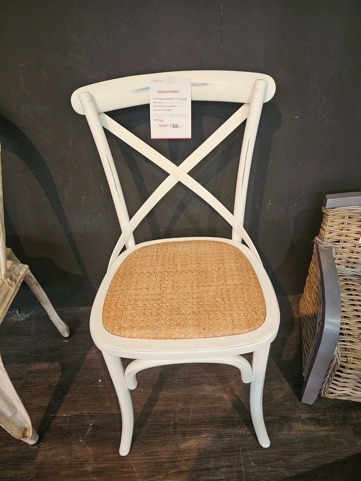 Eetkamerstoel Cross doorgeschuurd, wit, Huis en Inrichting, Stoelen, Ophalen, Zo goed als nieuw, Wit, Eén