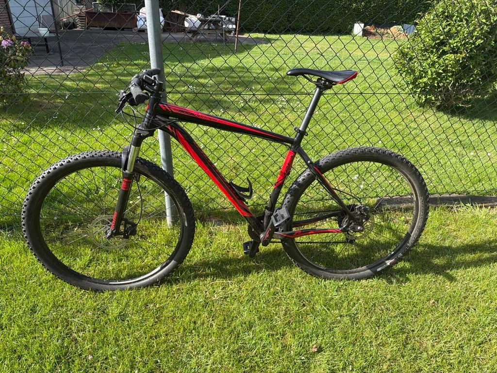 Specialized Mountainbike - Zwart/Rood, Gebruikt, Hardtail, Heren, Schijfrem