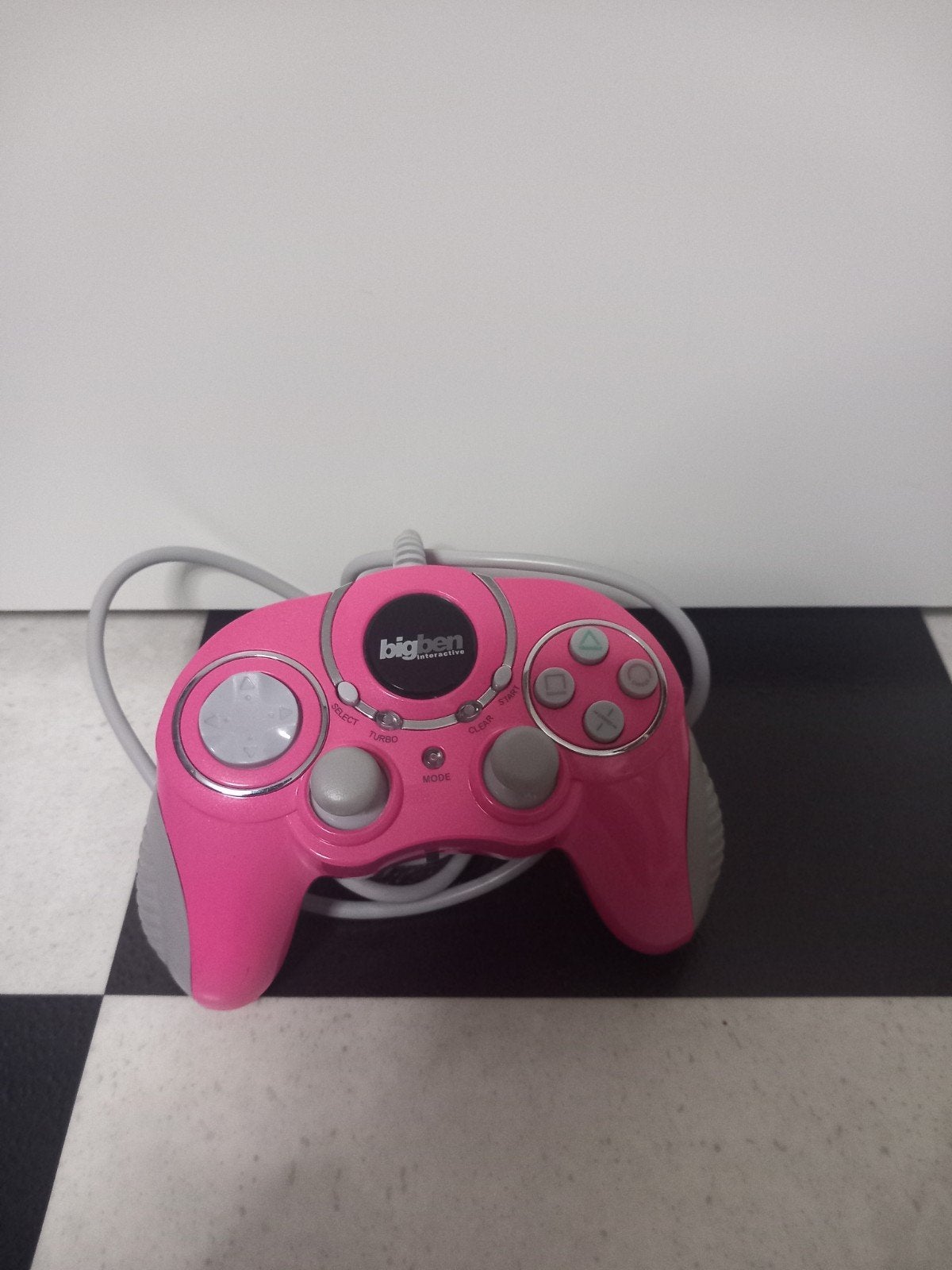ps2 controller roze bigben, Ophalen of Verzenden, Zo goed als nieuw, Controller, PlayStation 1