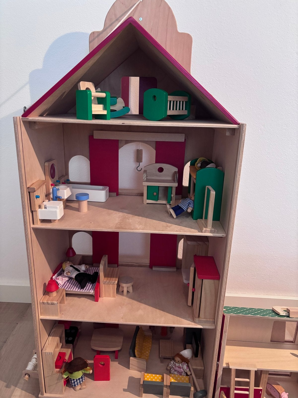 Compleet ingericht poppenhuis grachtenpand, Ophalen, Zo goed als nieuw, Poppenhuis