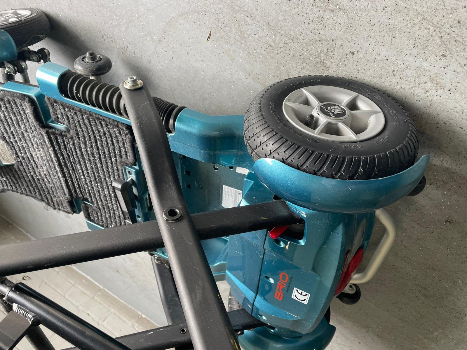 Inklapbare scootmobiel BRIO – compacte mobiliteitsscooter, Ophalen of Verzenden, Zo goed als nieuw, Auto
