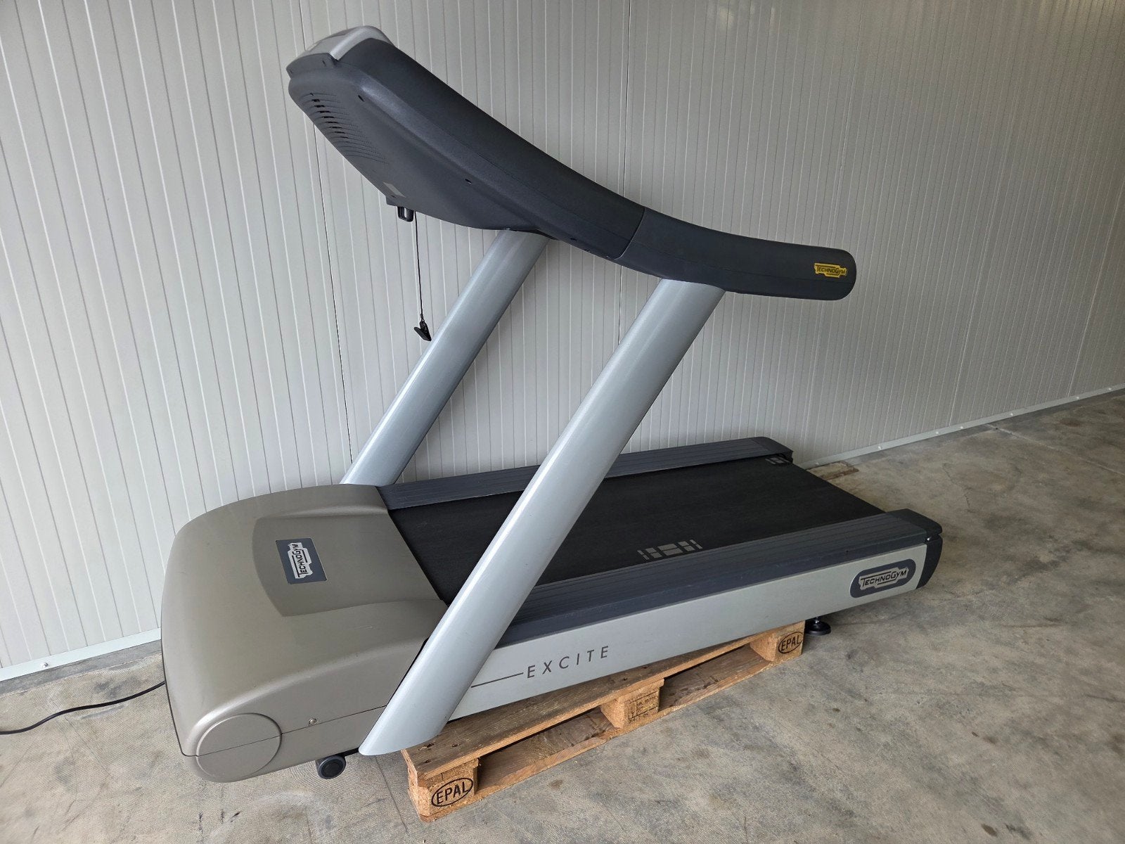 Technogym excite loopband in zeer nette staat, Sport en Fitness, Ophalen, Zo goed als nieuw, Overige typen