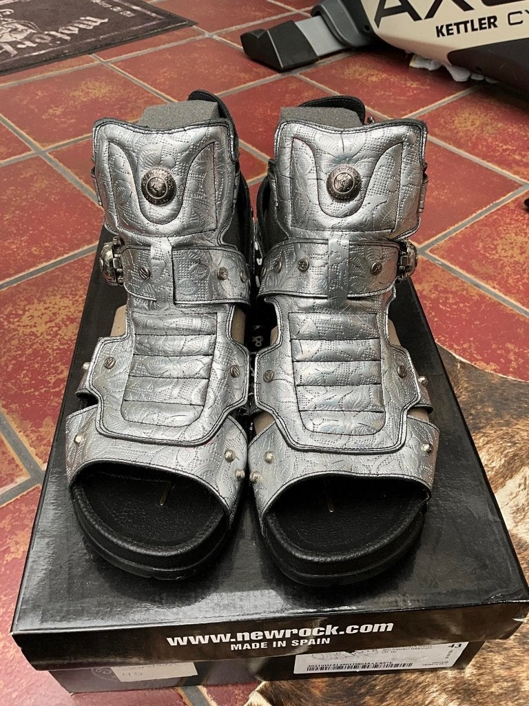 Stoere sandalen merk New rock maat 43 unisex, Kleding | Heren, Sandalen, Zwart, Nieuw, Ophalen of Verzenden