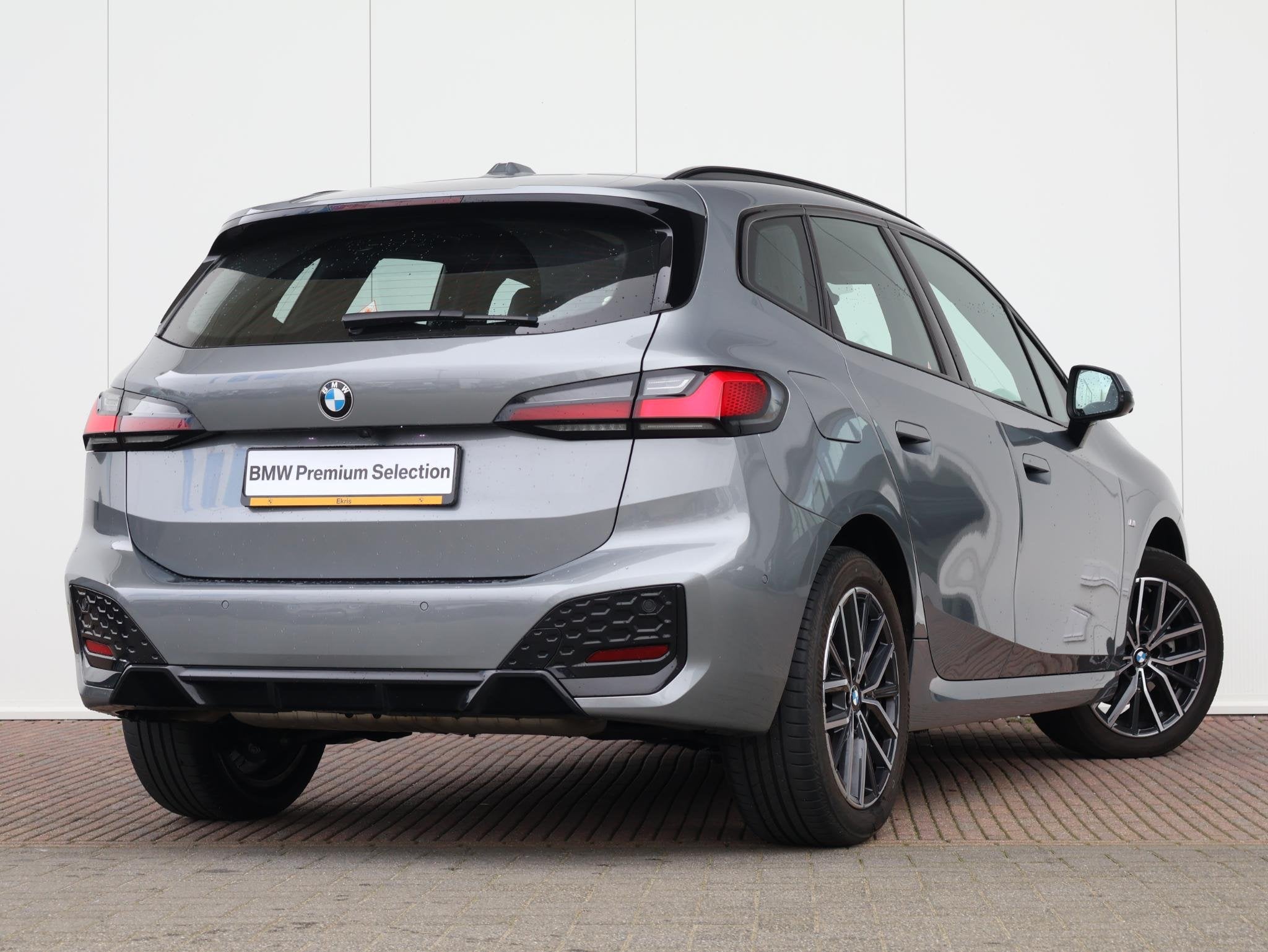 BMW 2 Serie Active Tourer 218i / M-Sportpakket / Pano Dak /, Auto's, 136 pk, Gebruikt, Met garantie (alle), 1445 kg