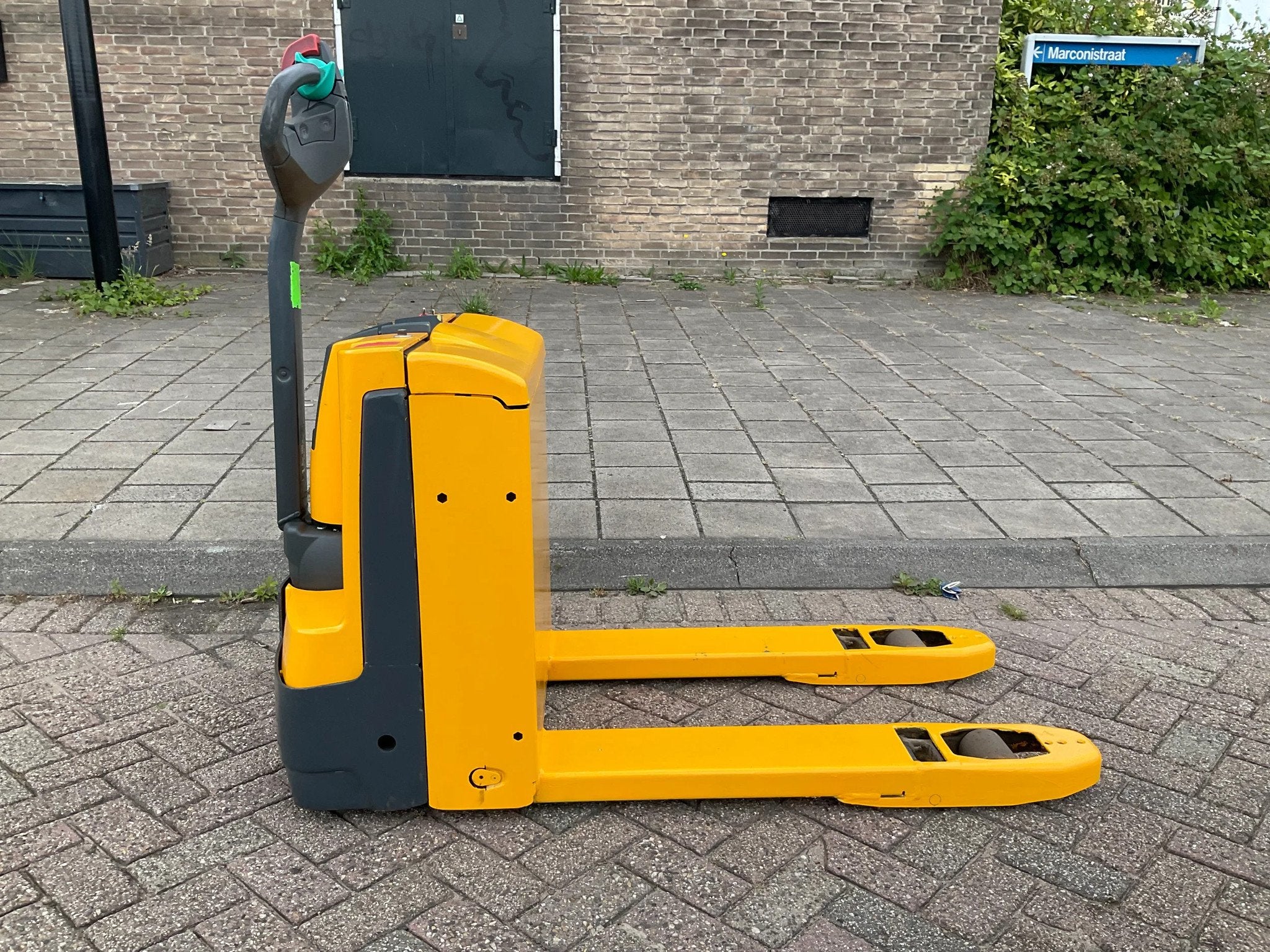 Jungheinrich EJE116 1600KG BREDE PALLETWAGEN / HEFTRUCK, Zakelijke goederen, Machines en Bouw | Heftrucks en Intern transport