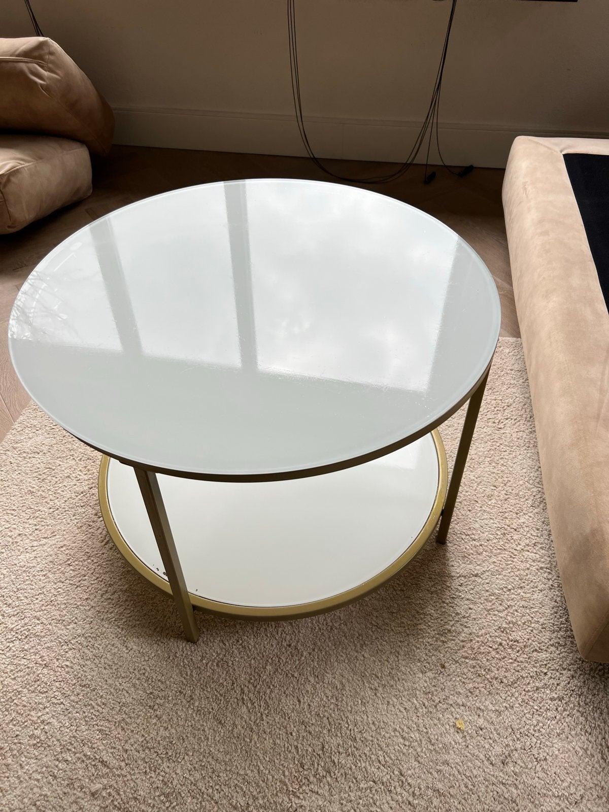 Ronde salontafel met gouden onderstel en wit blad, Huis en Inrichting, Tafels | Salontafels, Gebruikt, Minder dan 50 cm, 50 tot 100 cm