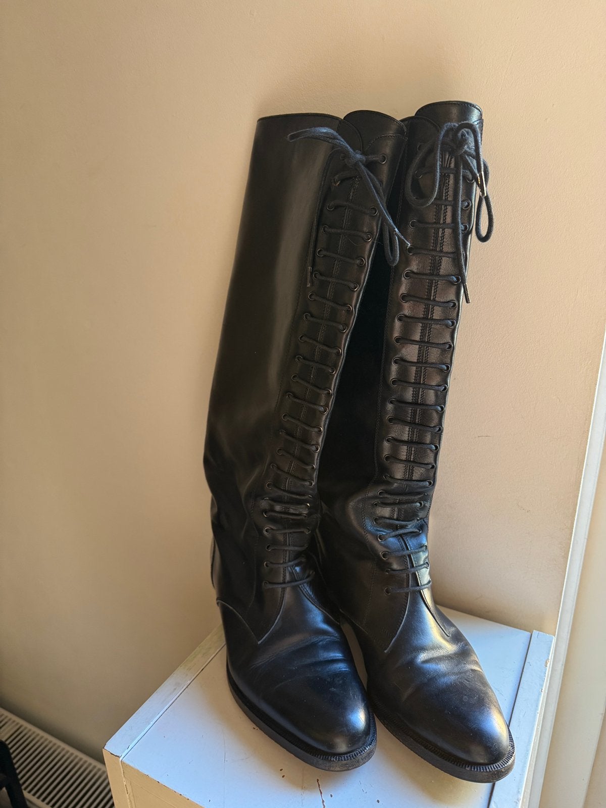 Bally lederen rijlaarzen met veter – maat 37, Kleding | Dames, Schoenen, Ophalen of Verzenden, Zo goed als nieuw, Zwart