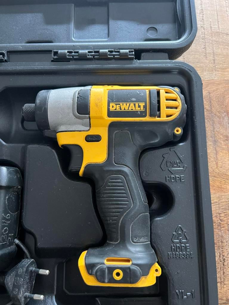 DeWalt Accu Schroefmachine met Lader en Koffer, Ophalen of Verzenden, Gebruikt, Minder dan 400 watt, Boor- en Schroefmachine