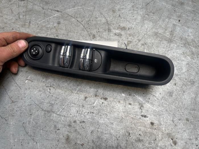 Elektrisch Raam Schakelaar van een Mini Countryman, Auto-onderdelen, Gebruikt, -, -, Ophalen of Verzenden