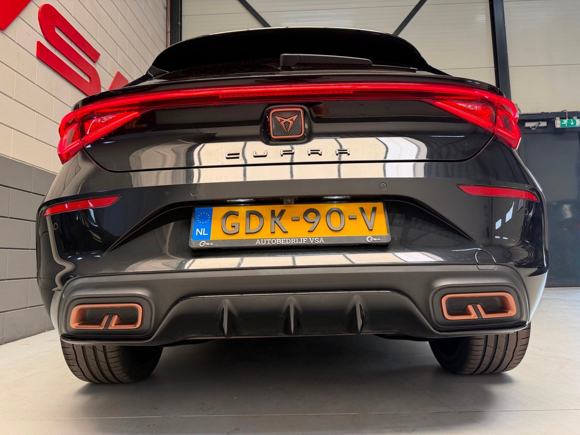 Cupra LEON 1.4 e-Hybrid VZ Adrenaline|Carplay|Hybrid|Camera|, Auto's, Cupra, Dealer onderhouden, Gebruikt, 4 cilinders, Leon
