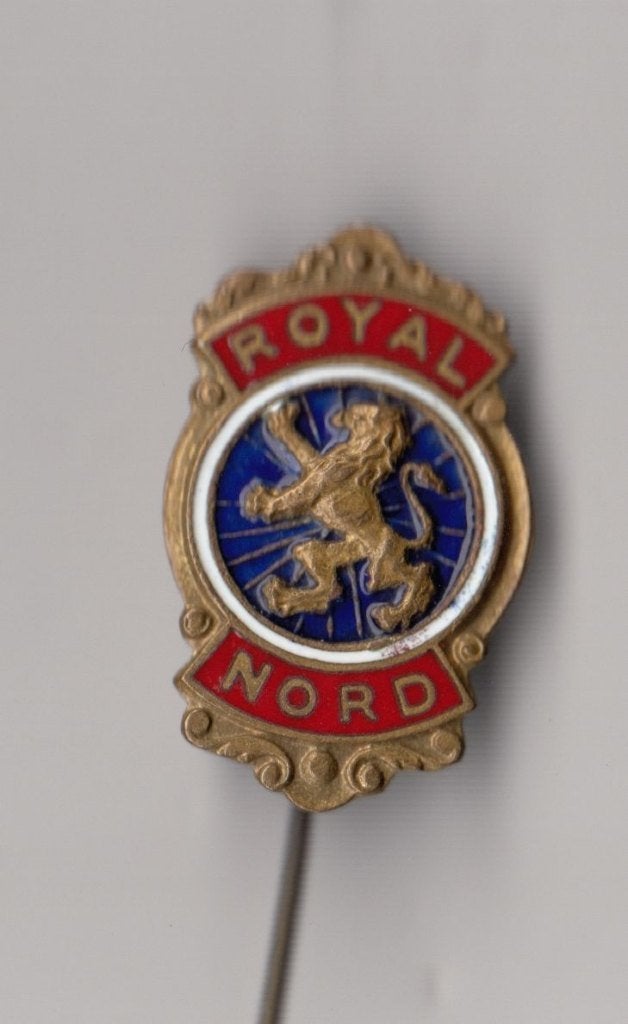 Royal Nord emaille Motor Fiets Rijwiel Logo speld, Verzamelen, Speldjes, Pins en Buttons, Gebruikt, Speldje of Pin, Overige onderwerpen