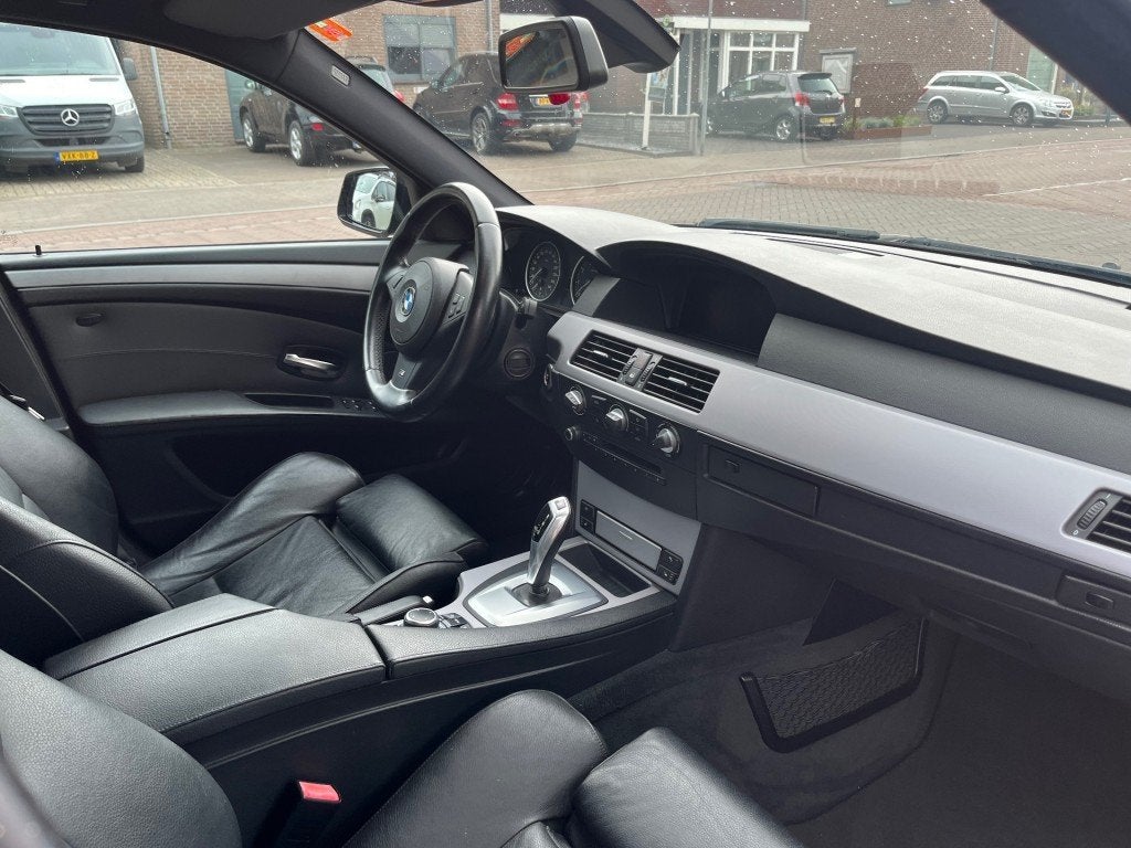 Bmw 5-SERIE TOURING 520I M-PAKKET AUTOMAAT / NAVI / AIRCO-EC, Auto's, Automaat, Achterwielaandrijving, 4 cilinders, 1565 kg
