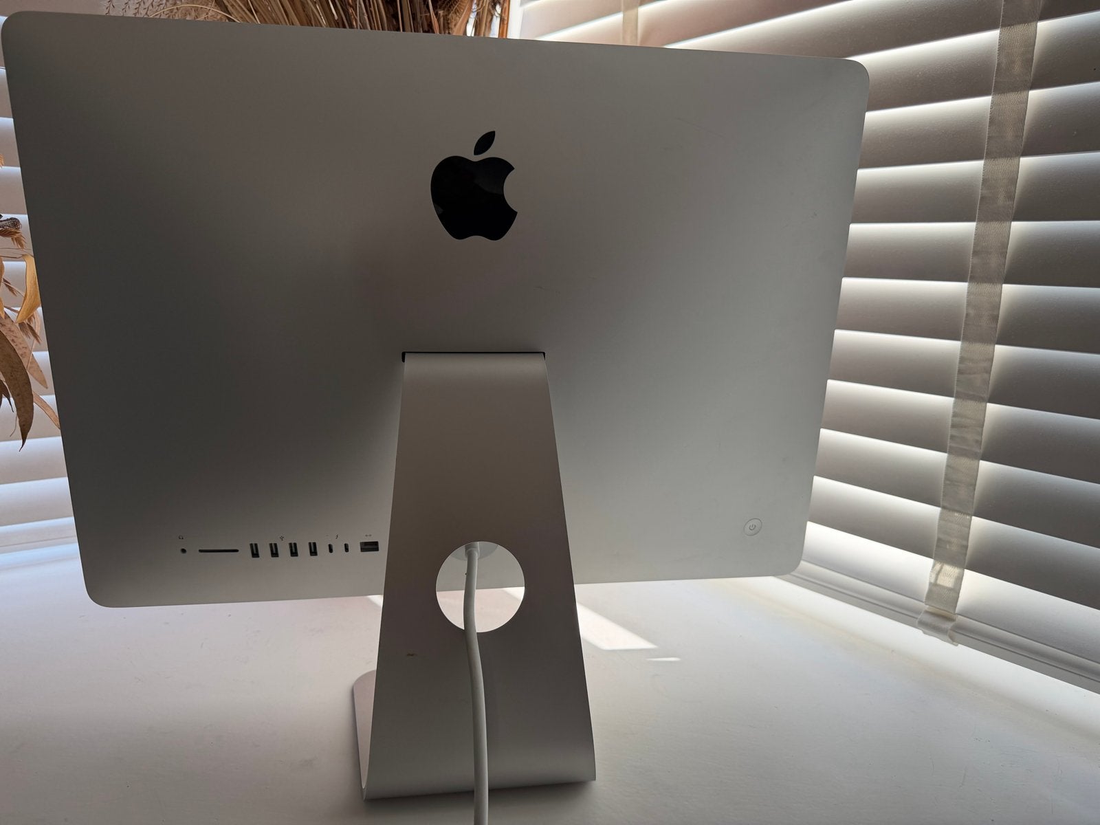 Apple iMac 21.5” inch macOS Ventura, 2 tot 3 Ghz, IMac, Ophalen of Verzenden, Zo goed als nieuw