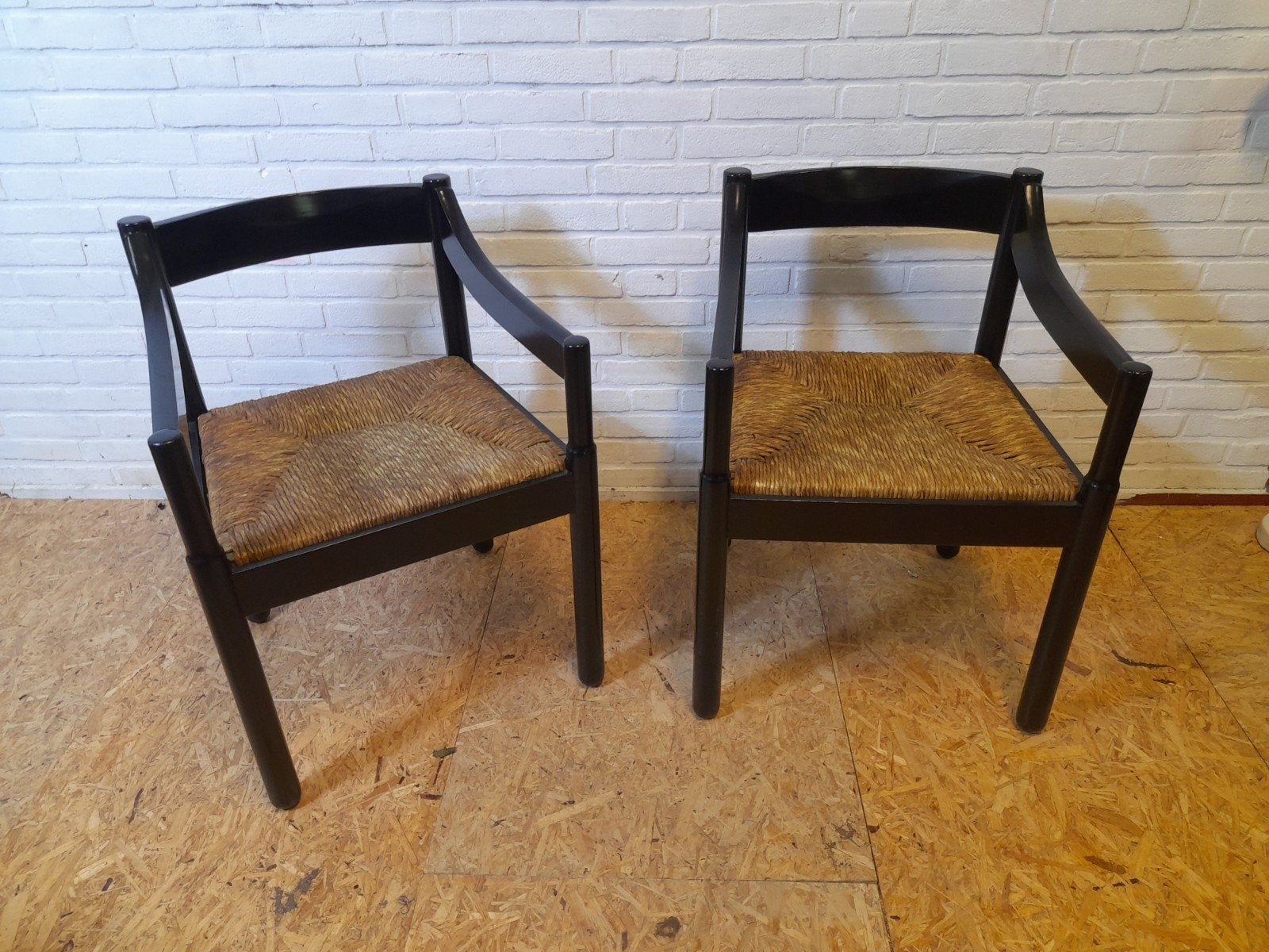 2 Carimate stoelen Magistretti, Ophalen of Verzenden, Zwart
