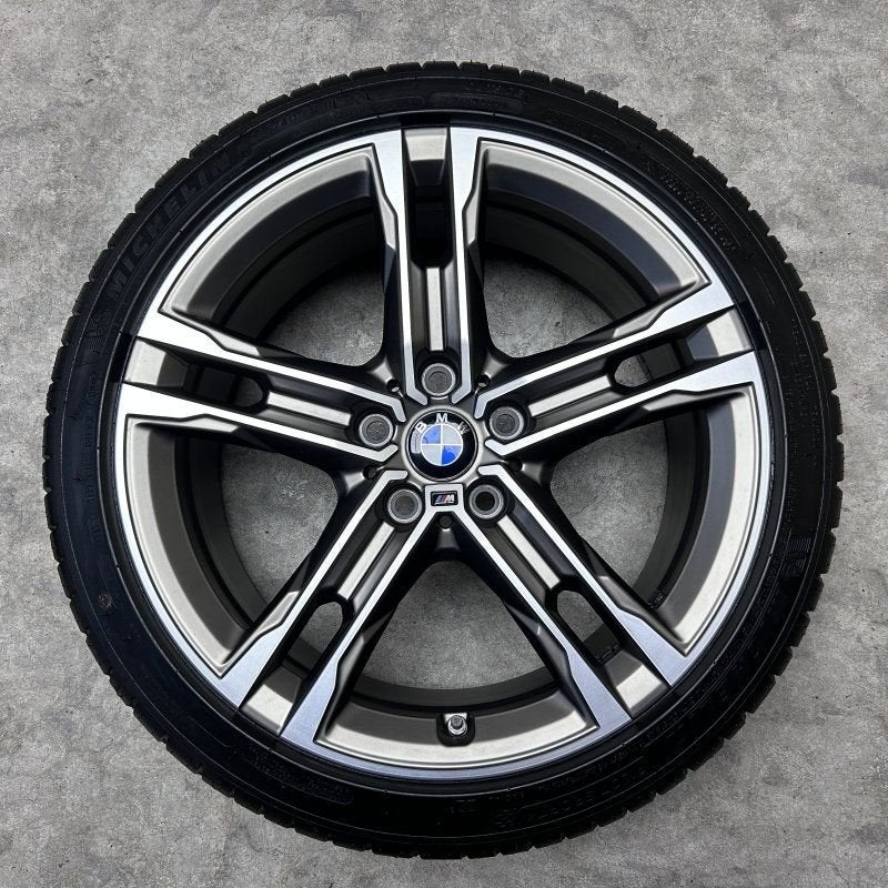 18 inch originele M velgen + zomerbanden BMW 1 serie F40, 18 inch, Gebruikt, -, -