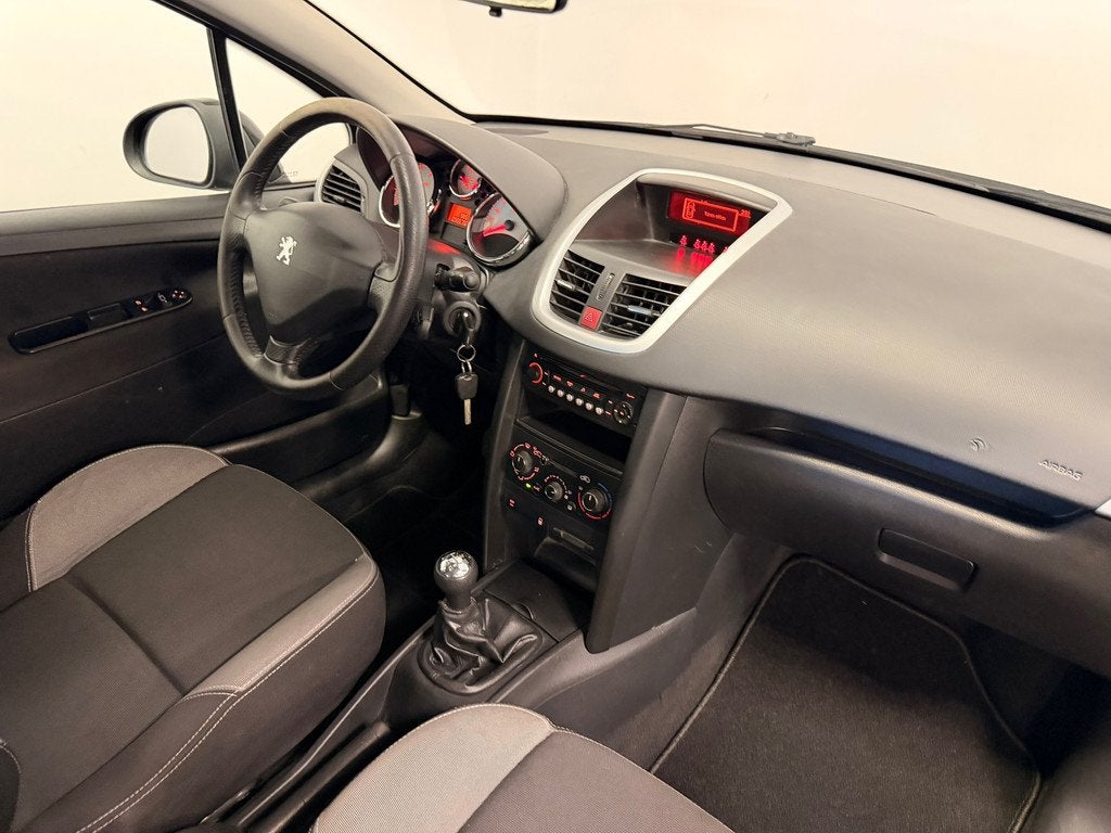 Peugeot 207 1.4 XR, Voorwielaandrijving, Euro 5, Stof, Zwart