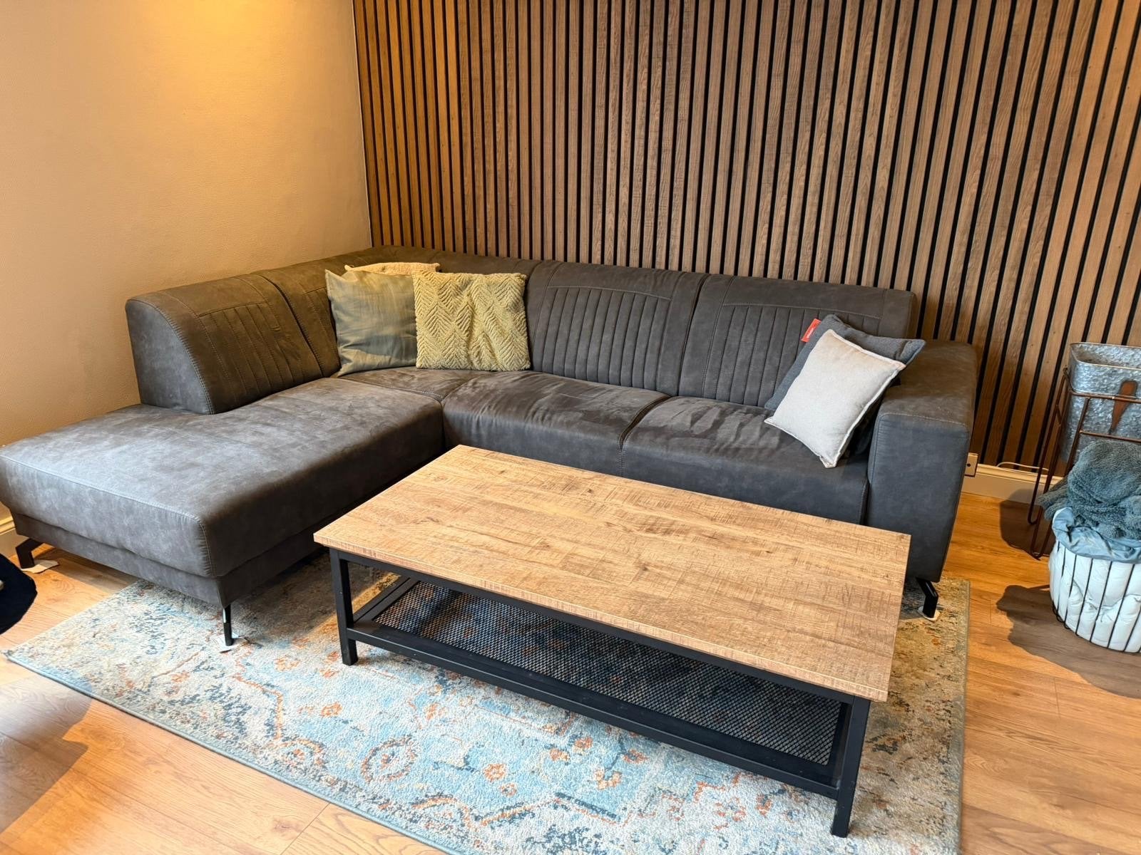 Salontafel met industrieel design - Hout en Metaal, Ophalen, 100 tot 150 cm, 50 tot 100 cm, Zo goed als nieuw