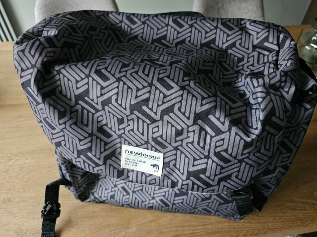 New Looxs fietstas/schoudertas - Zwart/Grijs patroon, Fietsen en Brommers, Fietsaccessoires | Fietstassen, Ophalen, Gebruikt, New Looxs