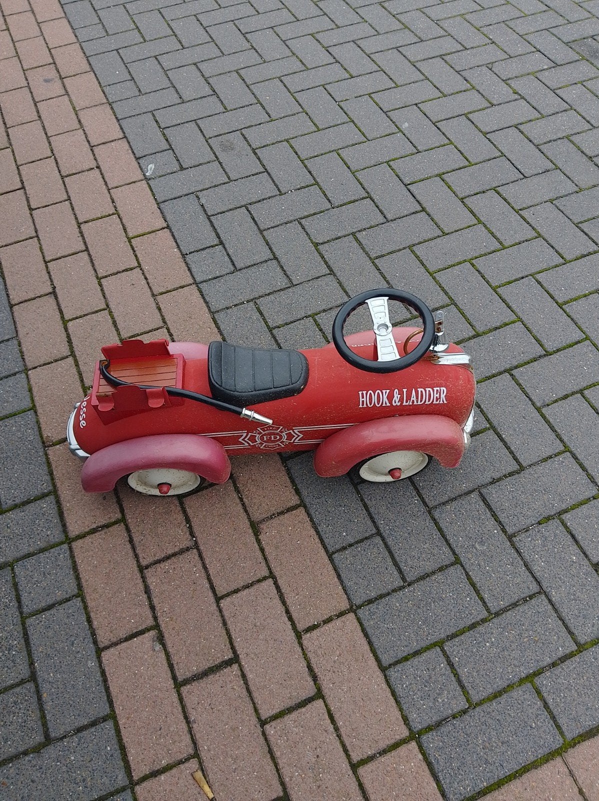 trapauto. gratis op te halen voor iemand die het kan gebruik, Ophalen of Verzenden, Gebruikt, Overige merken