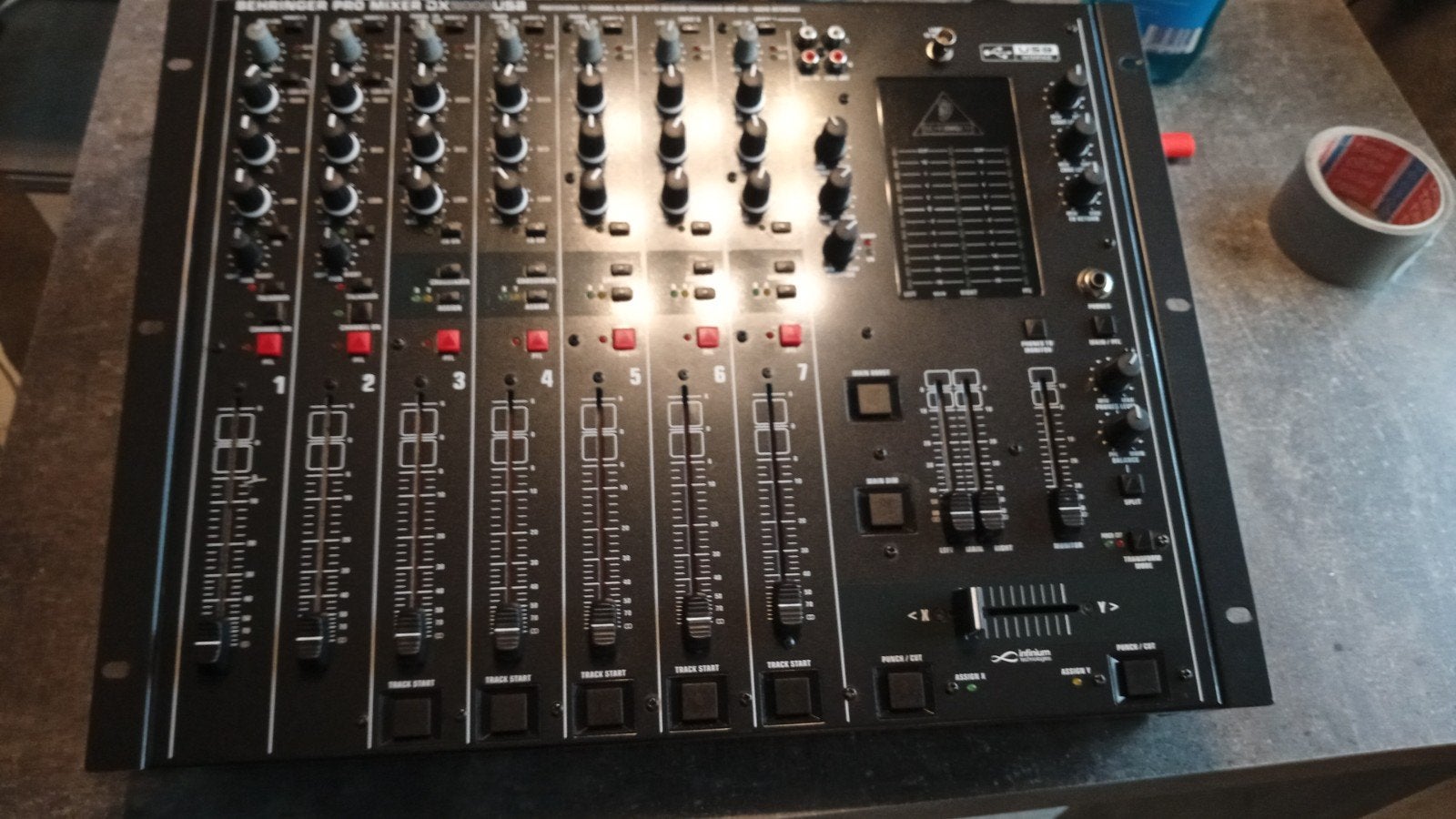 Behringer dx2000 usb, Ophalen of Verzenden, Gebruikt, 5 tot 10 kanalen, Microfooningang
