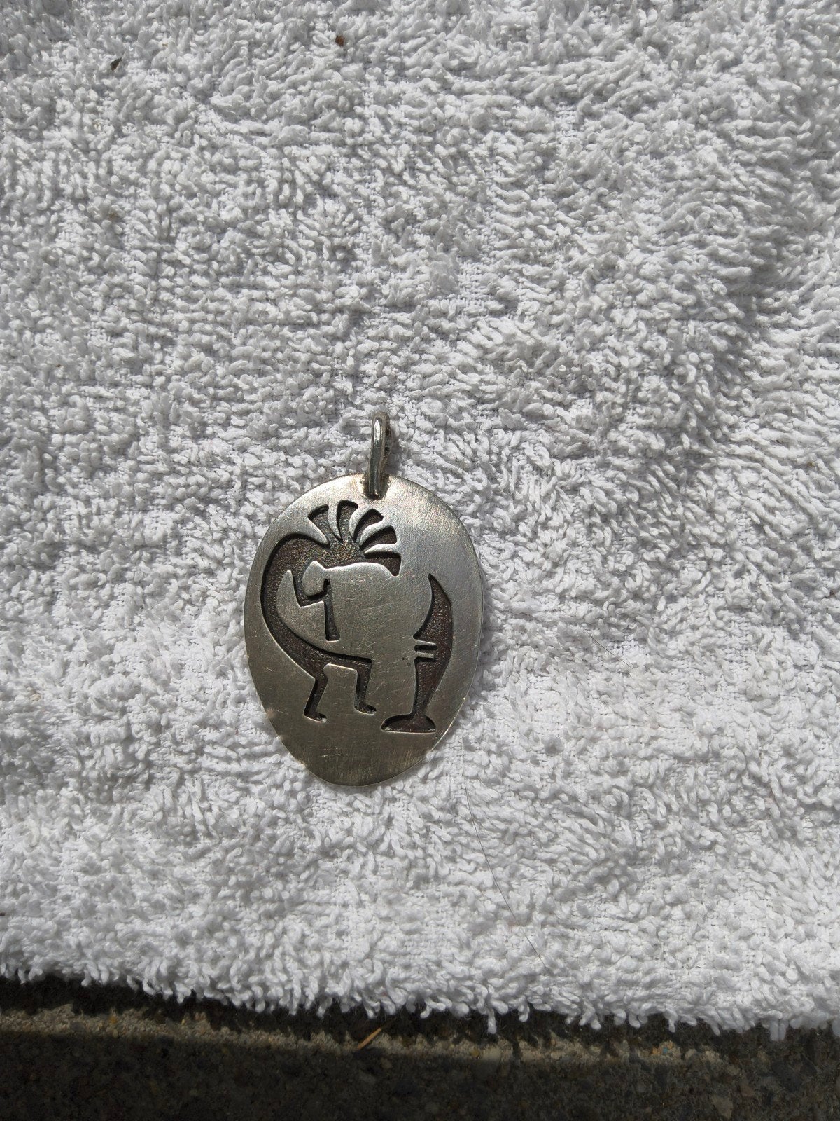Orrigineel Navajo hanger/ broche .Zilver niet gestempeld,, Gebruikt, Overige voorstellingen, Ophalen of Verzenden, Zilver