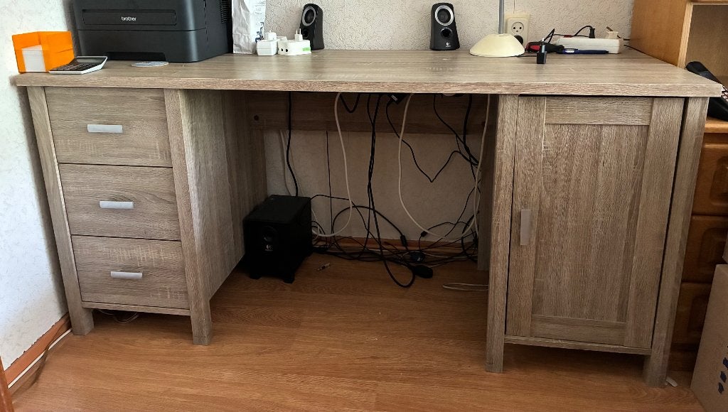 Bureau, grijs, Ophalen, 160 cm, Gebruikt, Scandinavisch