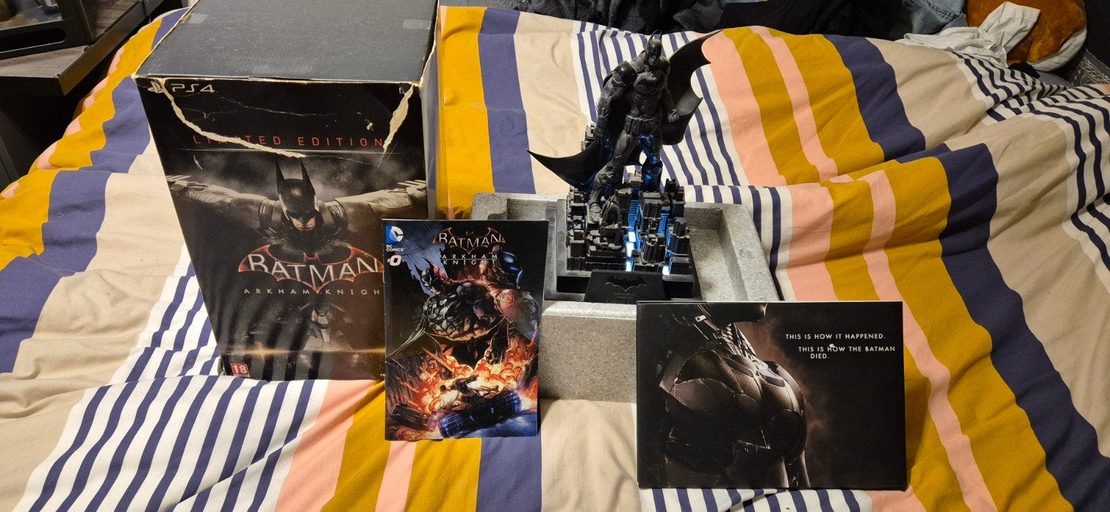 Batman Arkham Knight PS4 Collectors Edition (zonder game), Ophalen of Verzenden