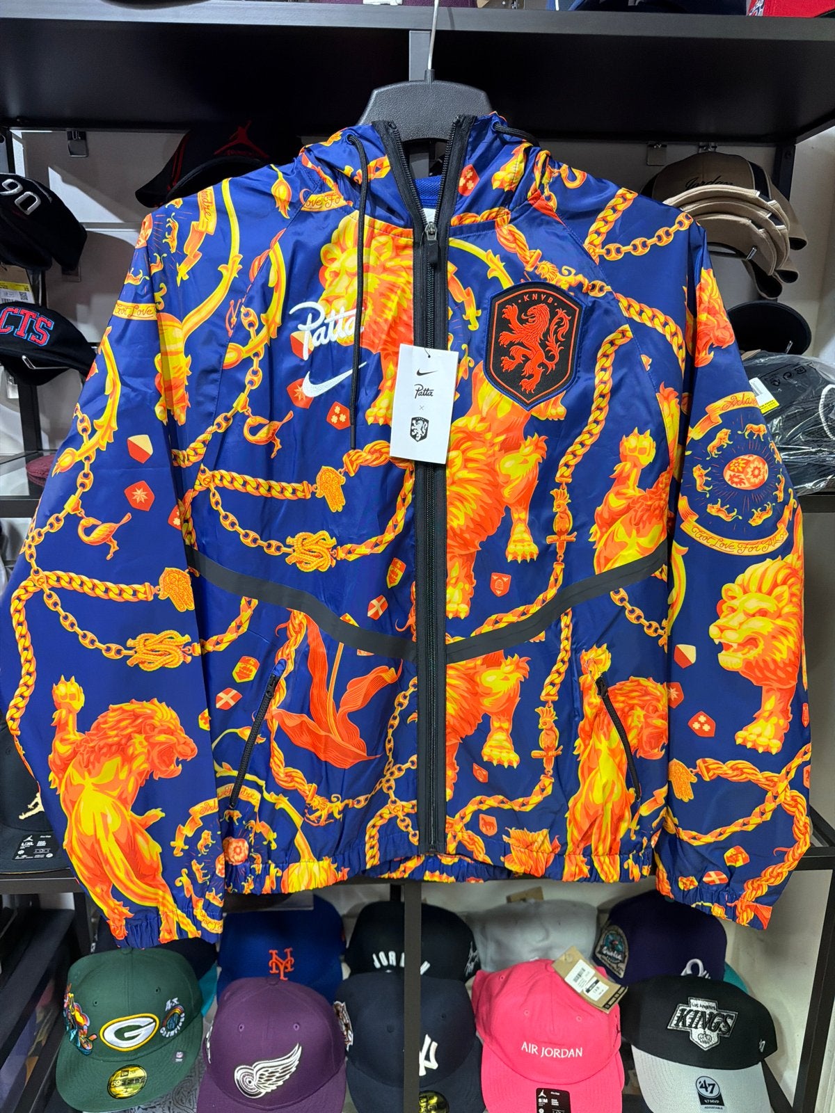 Nike Patta x KNVB Oranje Windrunner Jas Maat M, Ophalen of Verzenden, Nieuw, Maat 48/50 (M), Blauw