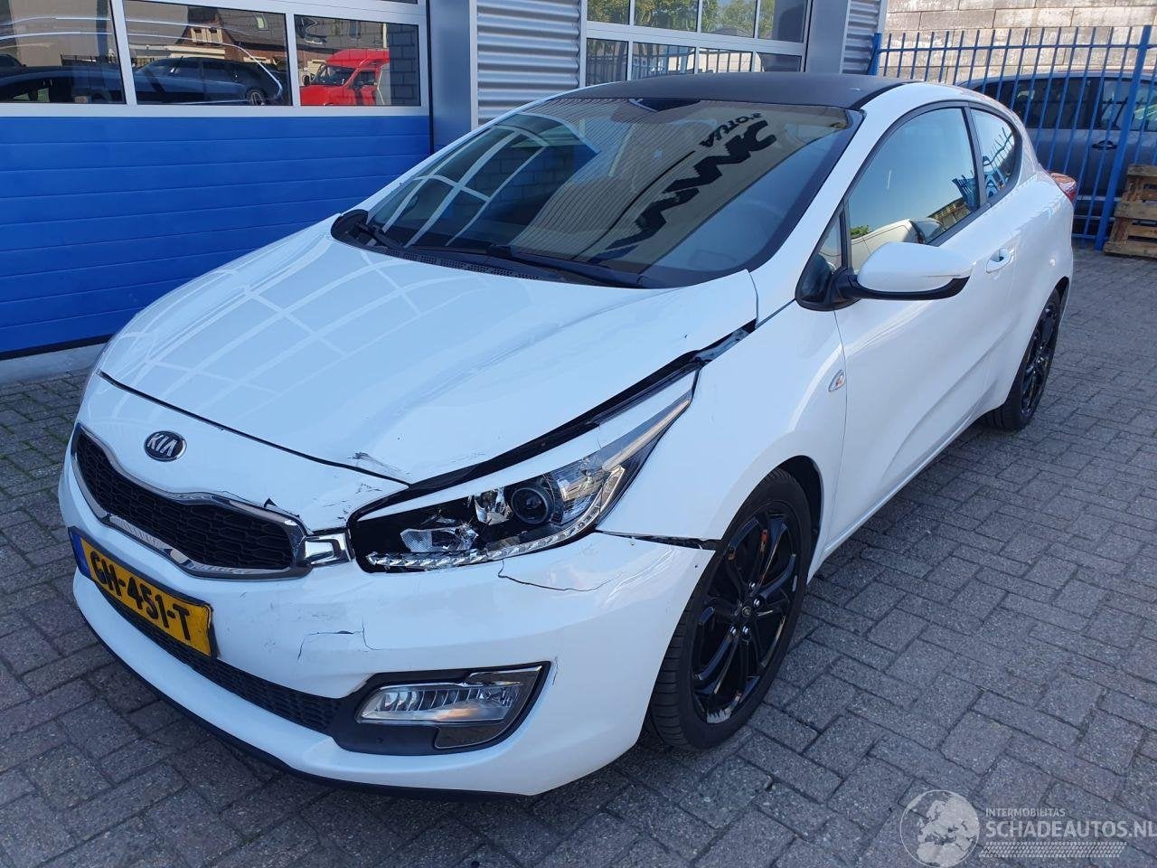 Kia cee'd 1.6 GDI ComfortLine (bj 2015), Kia, 1591 cc, Wit, Theodor-Heuss-Allee 11 ,60486, Frankfurt am Main, Deutschland