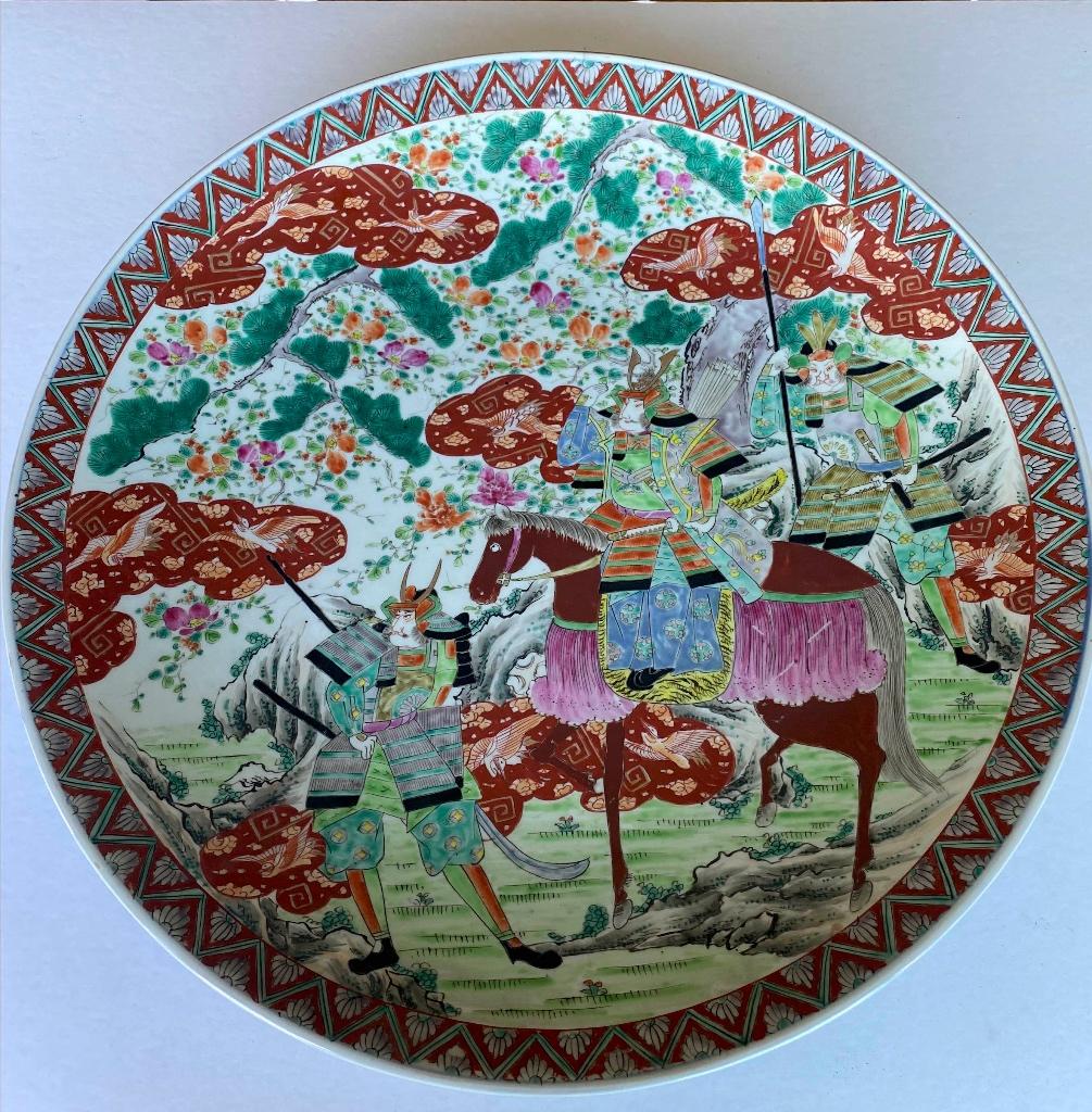 Een kapitale Japanse Arita Imari schotel 19e eeuw diam 56cm, Antiek en Kunst, Ophalen