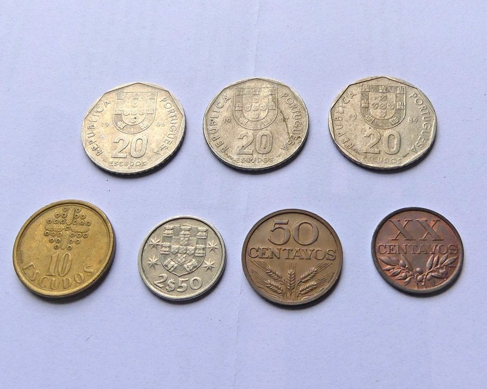 Portugese munten 2.50 10 20 Escudos 20 50 Centavos Portugal, Ophalen of Verzenden, Overige landen, Setje